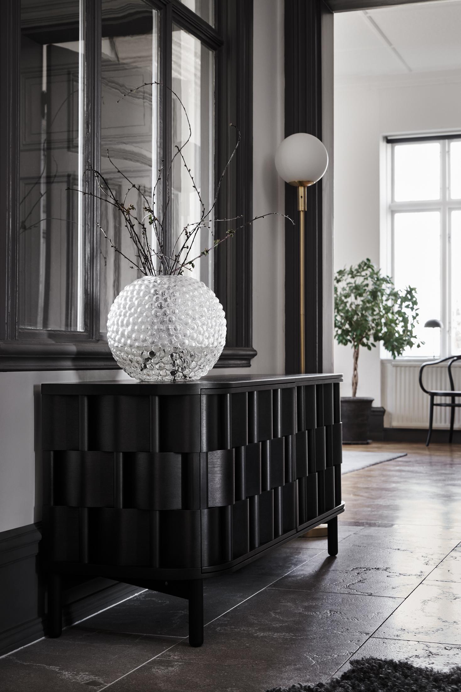 Menuiserie Crédence de Ringvide 196, bois de bouleau massif, huile noire. Scandinave en vente