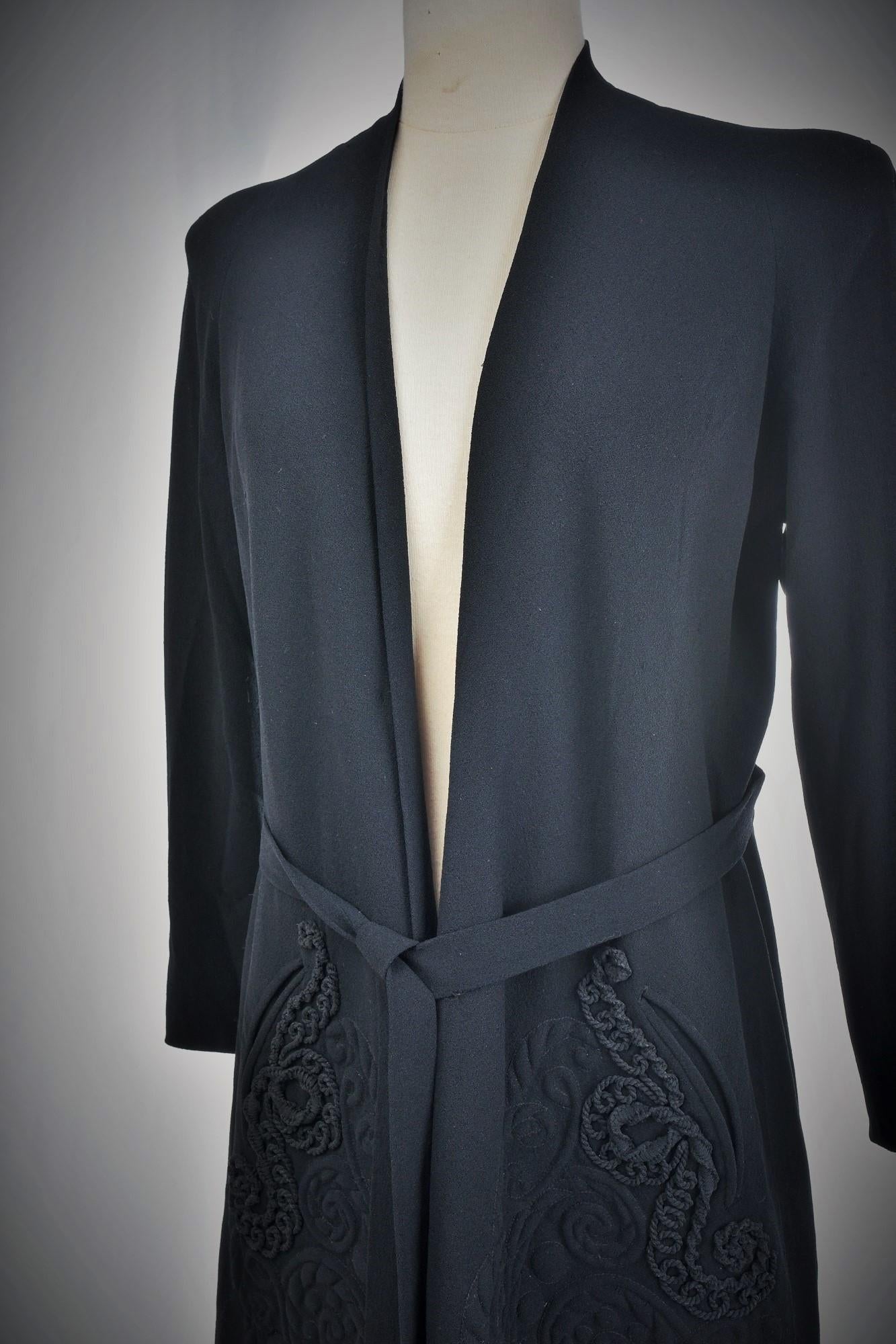 A Black Crepe Couture Coat by Jean Dessès - France Circa 1945-1949 In Good Condition In Toulon, FR