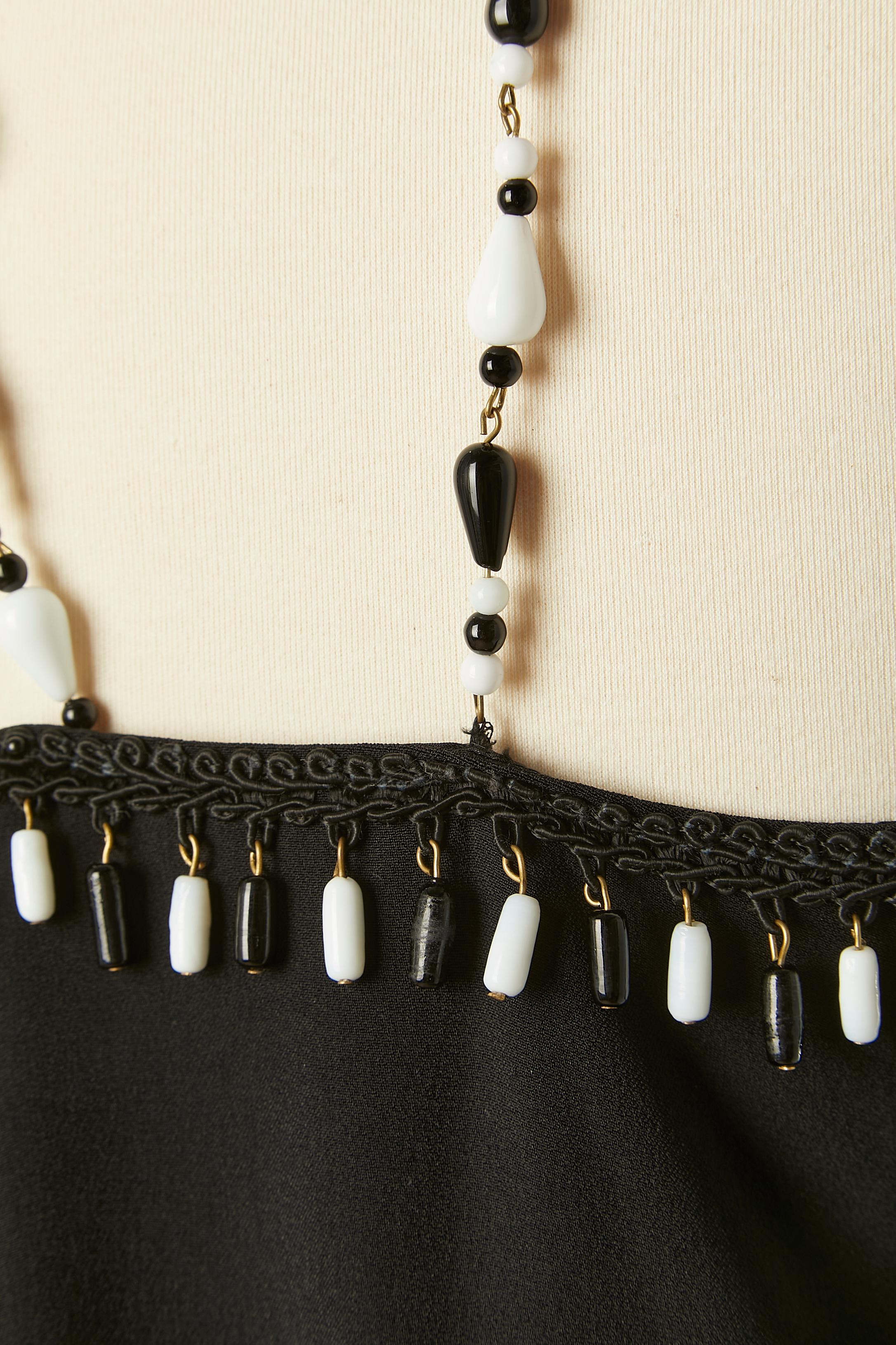 Robe de cocktail en crêpe noir avec perles en pâte de verre Moschino Couture  en vente 1
