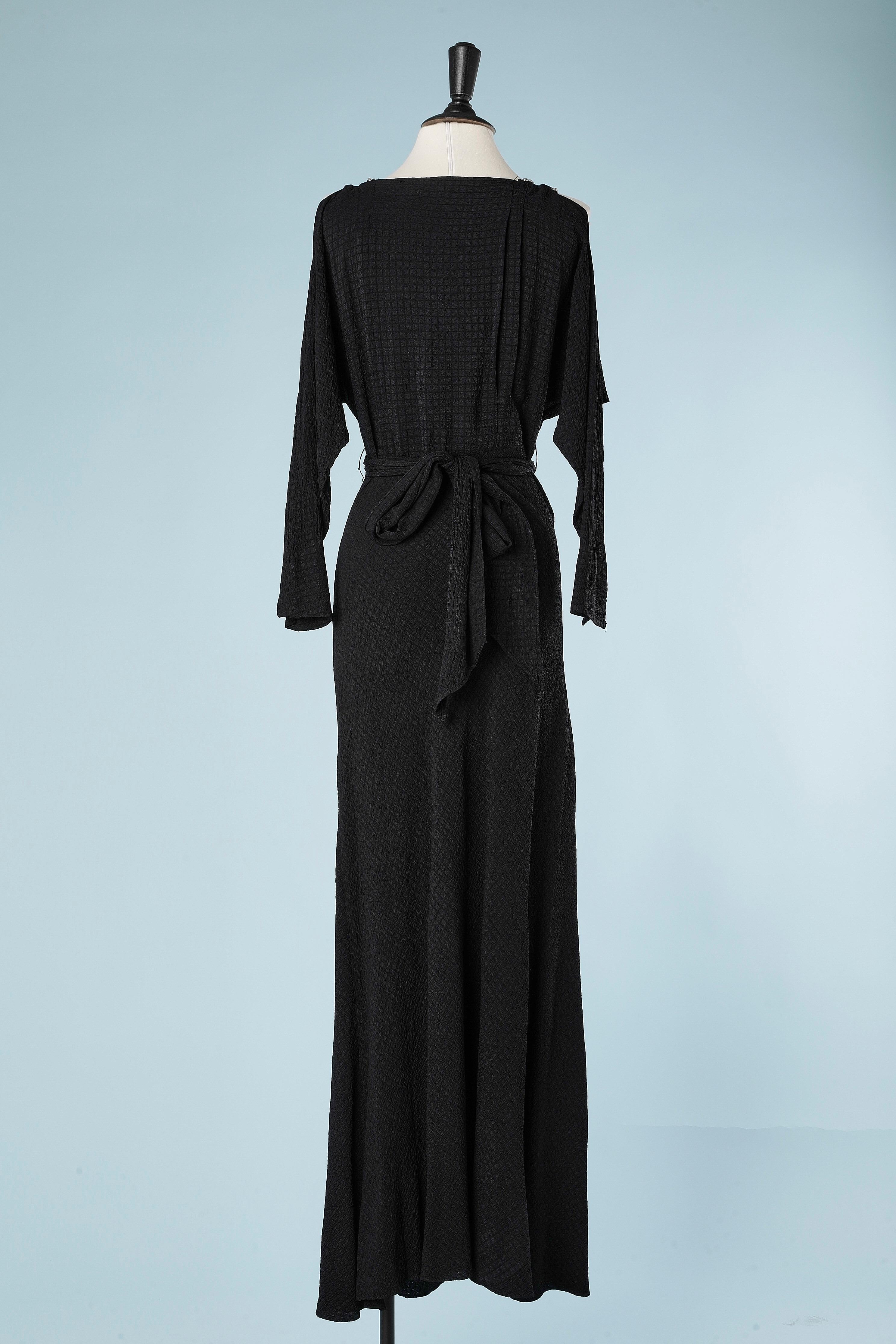 Black crêpe evening dress with rhinestone shoulder-strap and belt Circa 1930's  For Sale 2