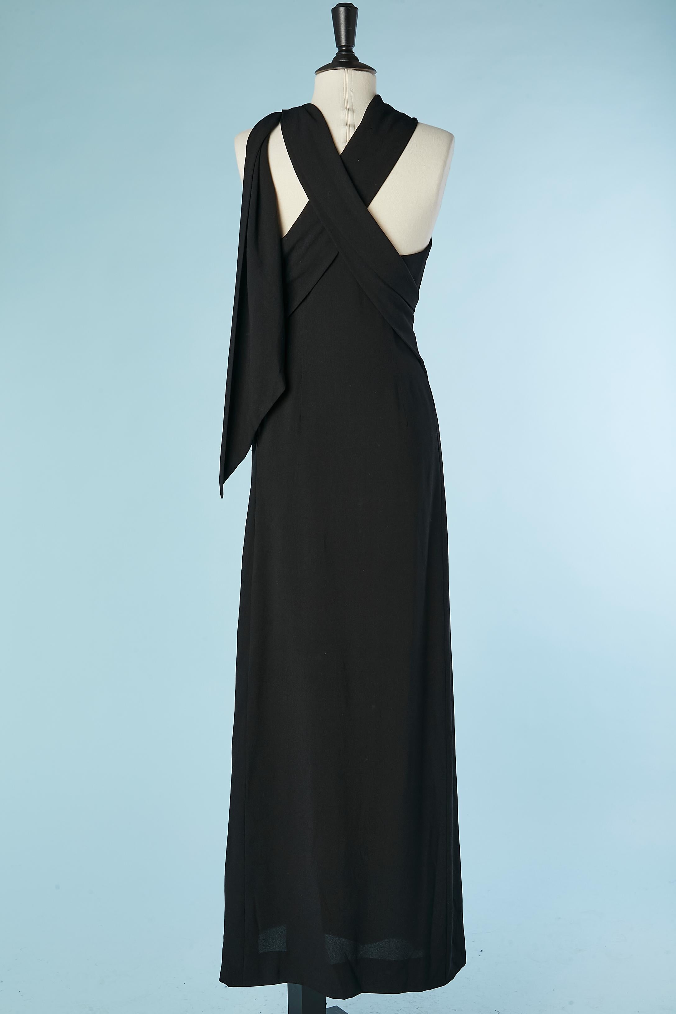 Black crêpe evening dress with scarf collar Jacques Griffe Winter 1963  In Excellent Condition For Sale In Saint-Ouen-Sur-Seine, FR