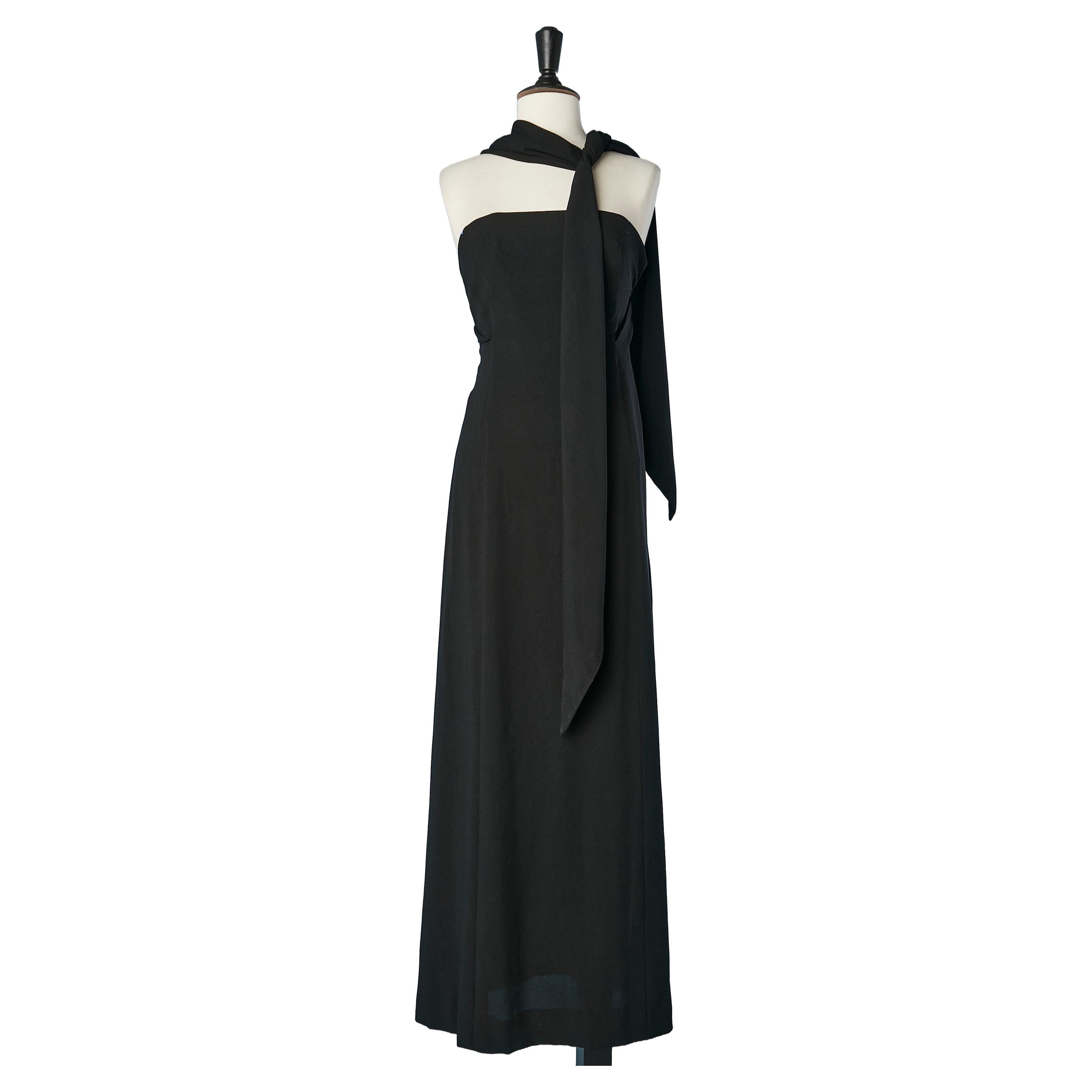 Robe du soir en crêpe noir avec col en foulard Jacques Griffe Winter 1963  en vente