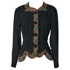Veste en crêpe noir avec perles sur le bord Circa 1940