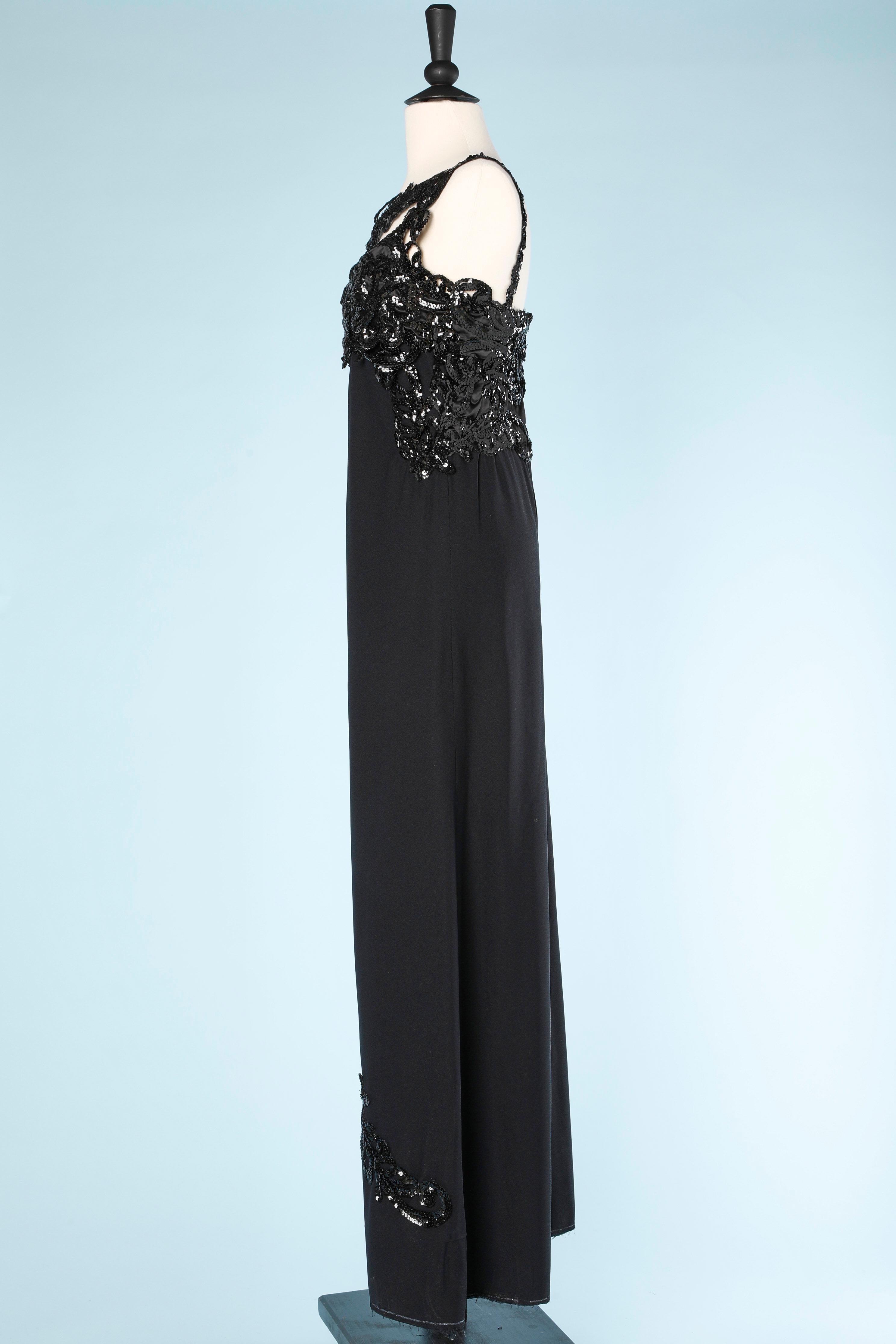 Black crêpe jumpsuit with sequins embroidered For Sale 1