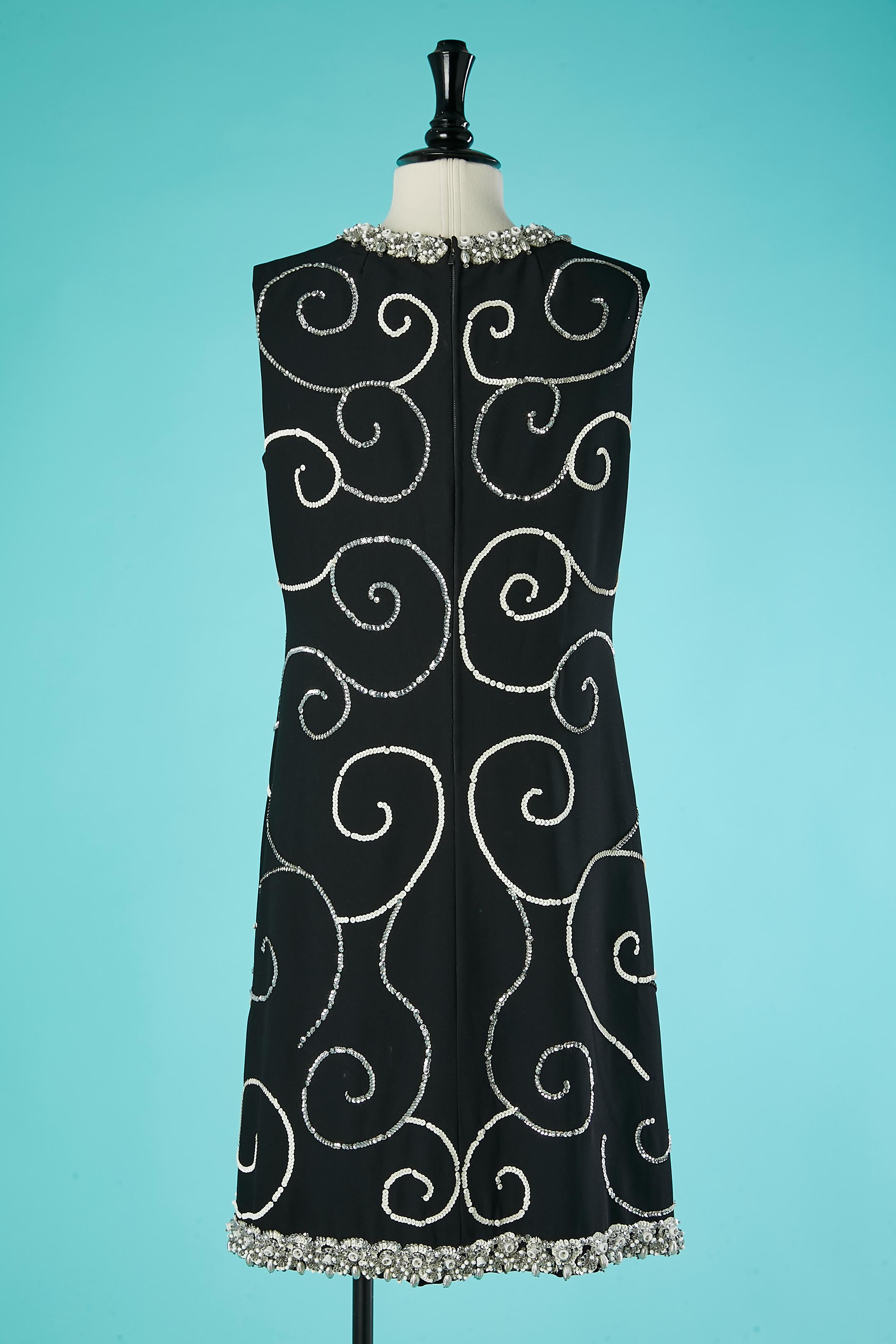 Black crêpe with beadwork sleeveless cocktail dress Lady Jais Circa 1960's  For Sale 2