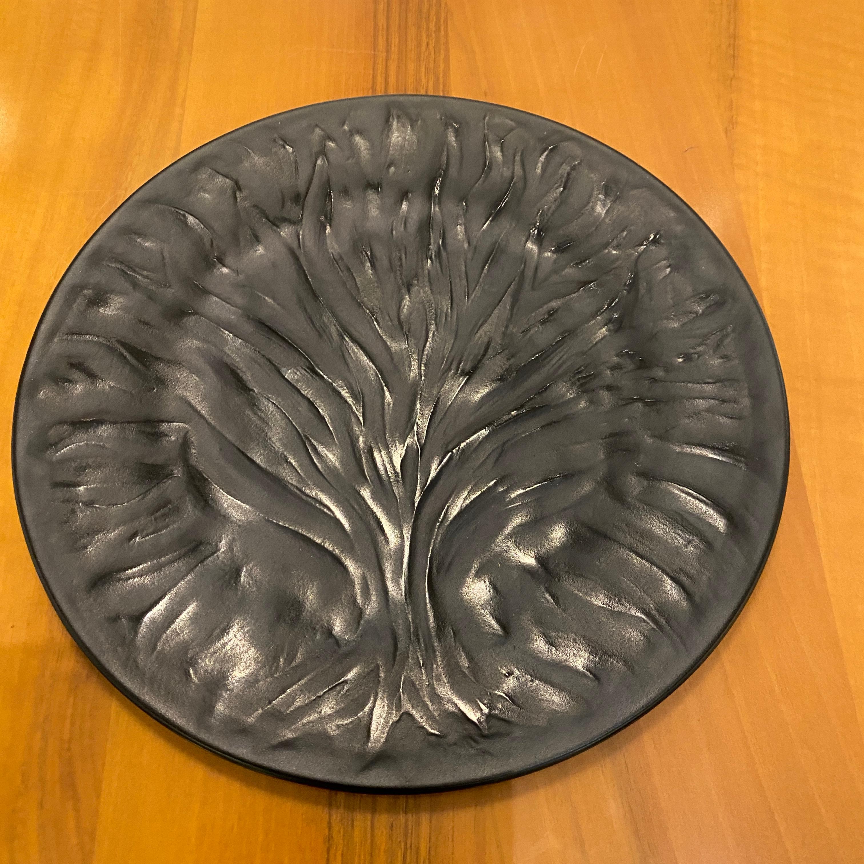 Black Cristal Algues Plates by Maison Lalique. For Sale 2