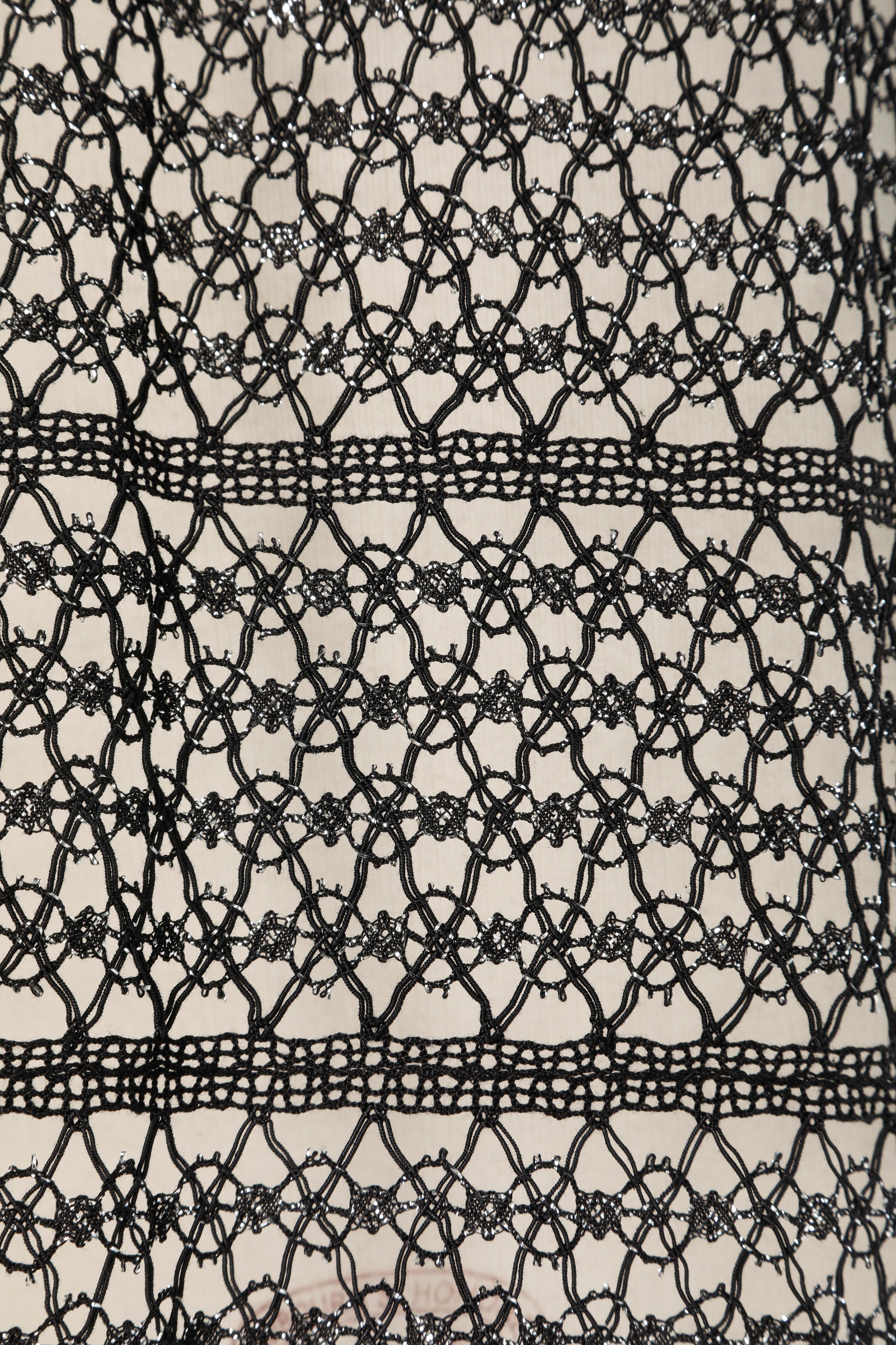 Black crochet 1960's dress  In Excellent Condition In Saint-Ouen-Sur-Seine, FR