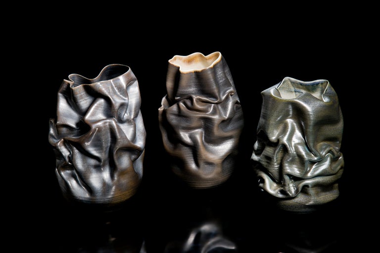 Black Crumpled Form No 18, Ceramic Vessel by Nicholas Arroyave-Portela For Sale 3