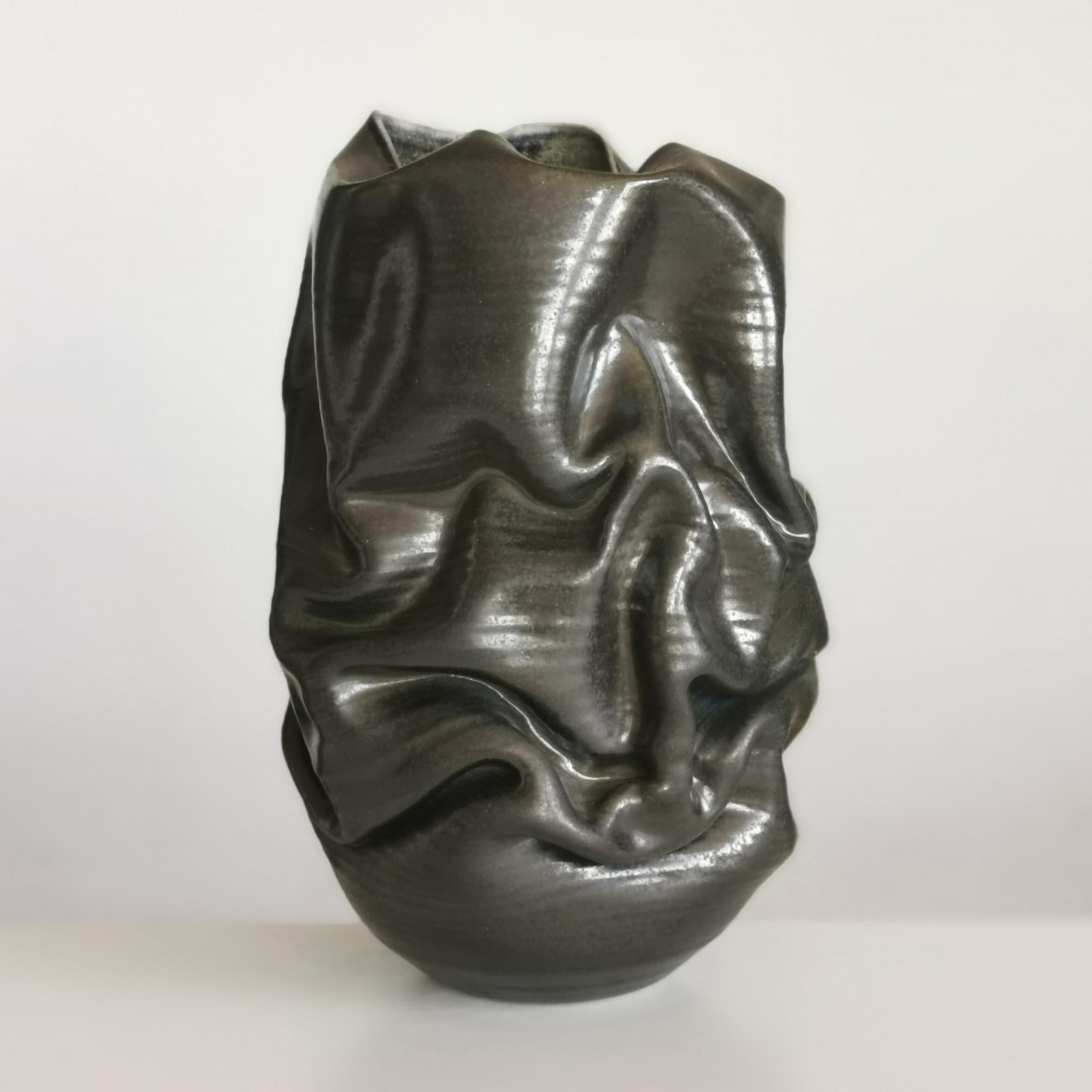 Black Crumpled Form No 18, Ceramic Vessel by Nicholas Arroyave-Portela In New Condition In London, GB