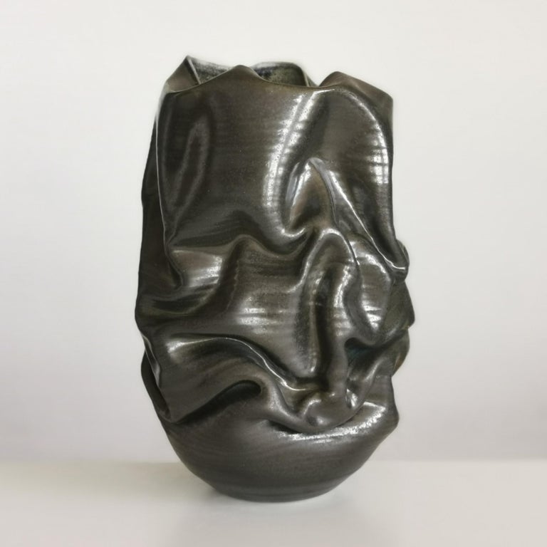 Black Crumpled Form No 18, Ceramic Vessel by Nicholas Arroyave-Portela In New Condition For Sale In London, GB
