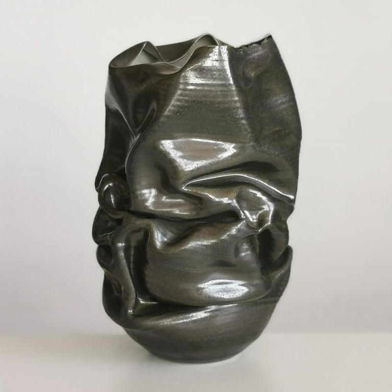 Black Crumpled Form No 18, Ceramic Vessel by Nicholas Arroyave-Portela For Sale 2