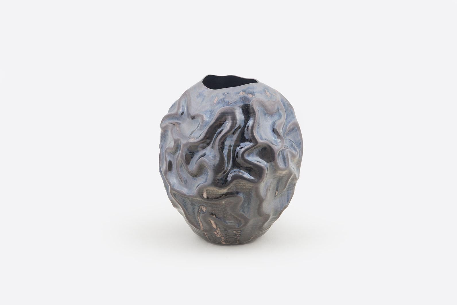 Sumptuous unique ceramic vessel from artist Nicholas Arroyave-Portela.

Medium large black crumpled vessel.

A VIDEO OF THE PIECE IS AVAILABLE ON DEMAND. PLEASE DO ASK IF YOU WOULD LIKE TO SEE A MORE COMPLETE VIEW OF THE VESSEL.

All of Nicholas