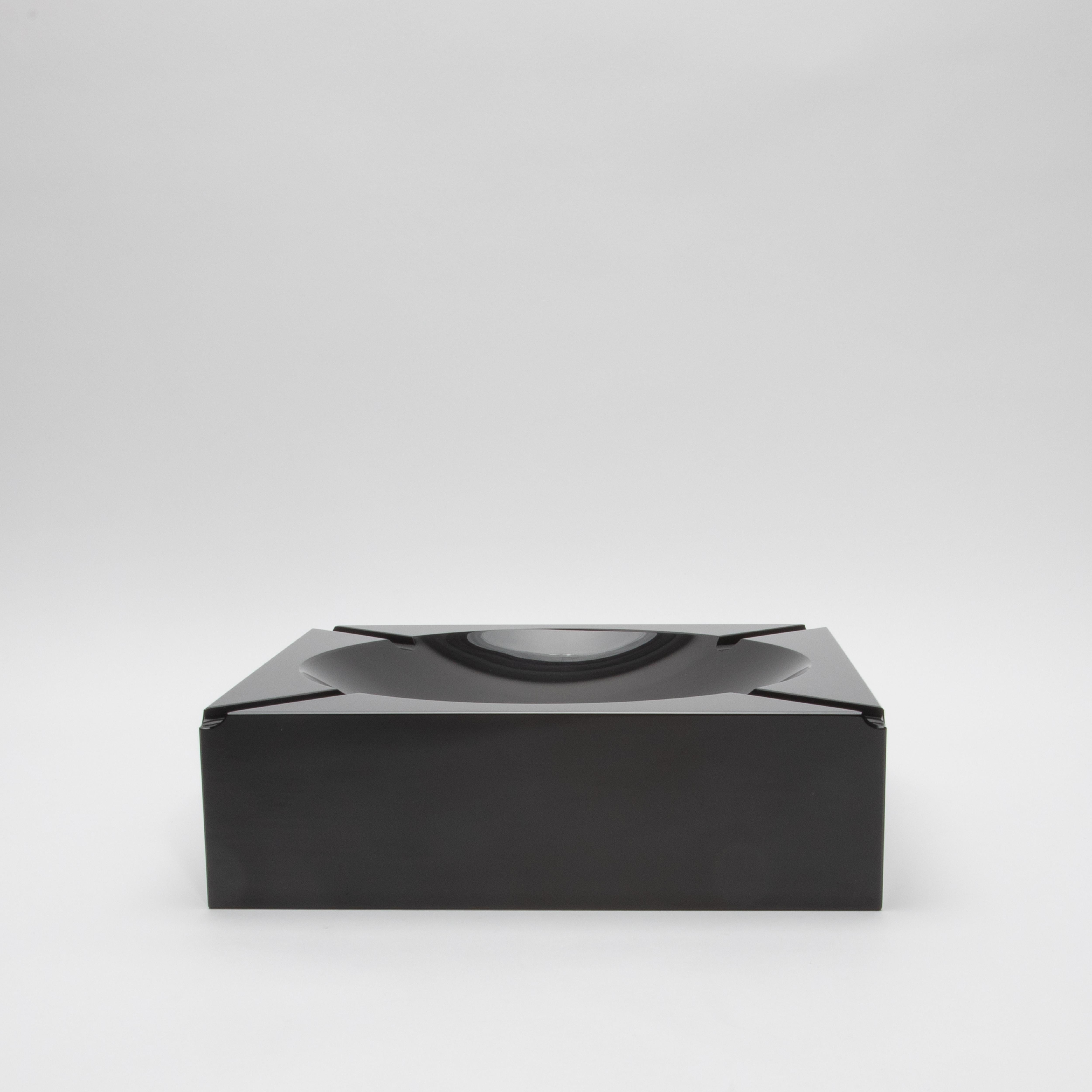 Cenicero de cristal negro para puros by KA Glass Vidrio en venta