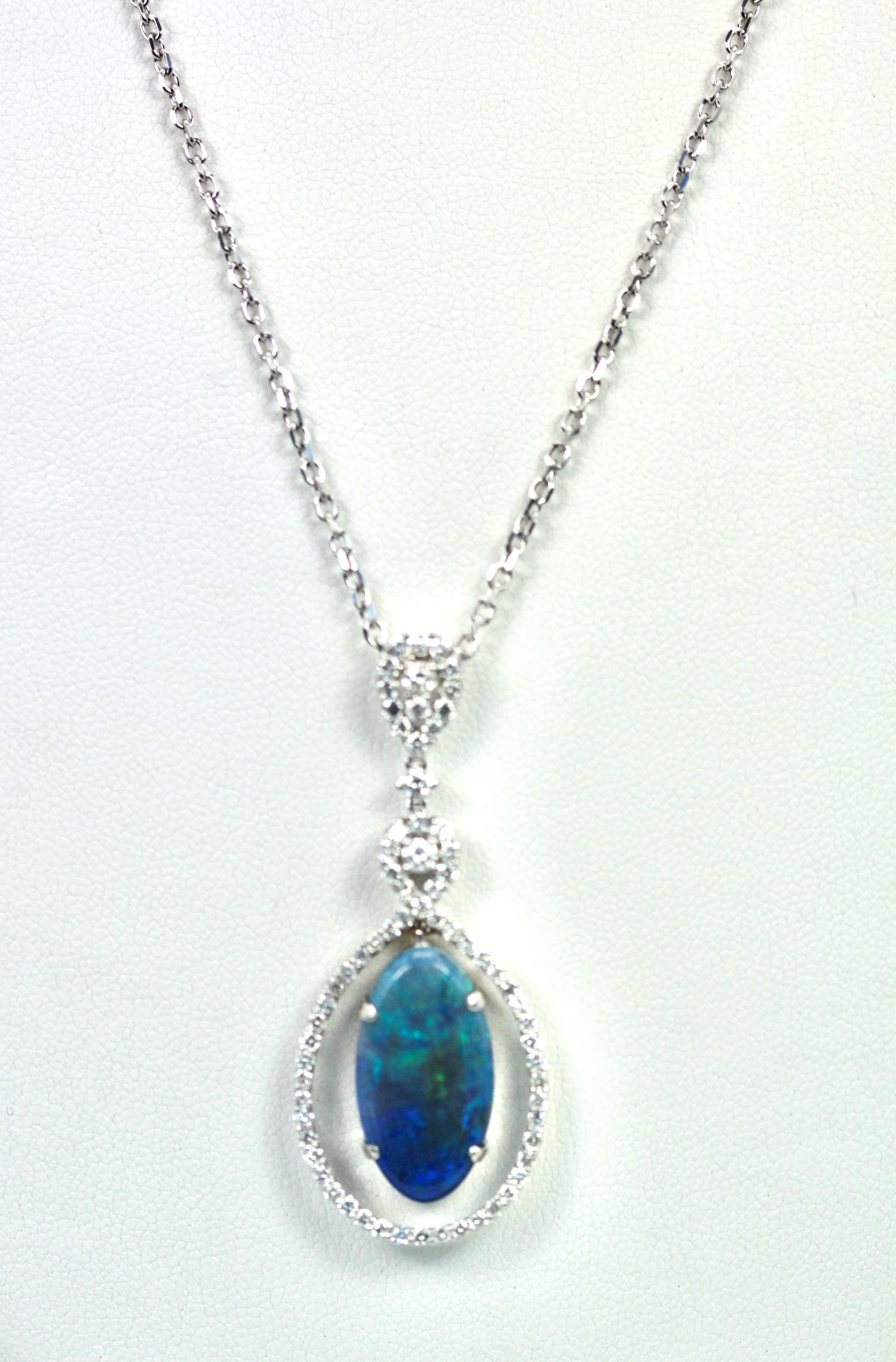 Schwarzer Kristall-Opal-Anhänger mit 5,23 Karat Diamantumrandung im Angebot 2