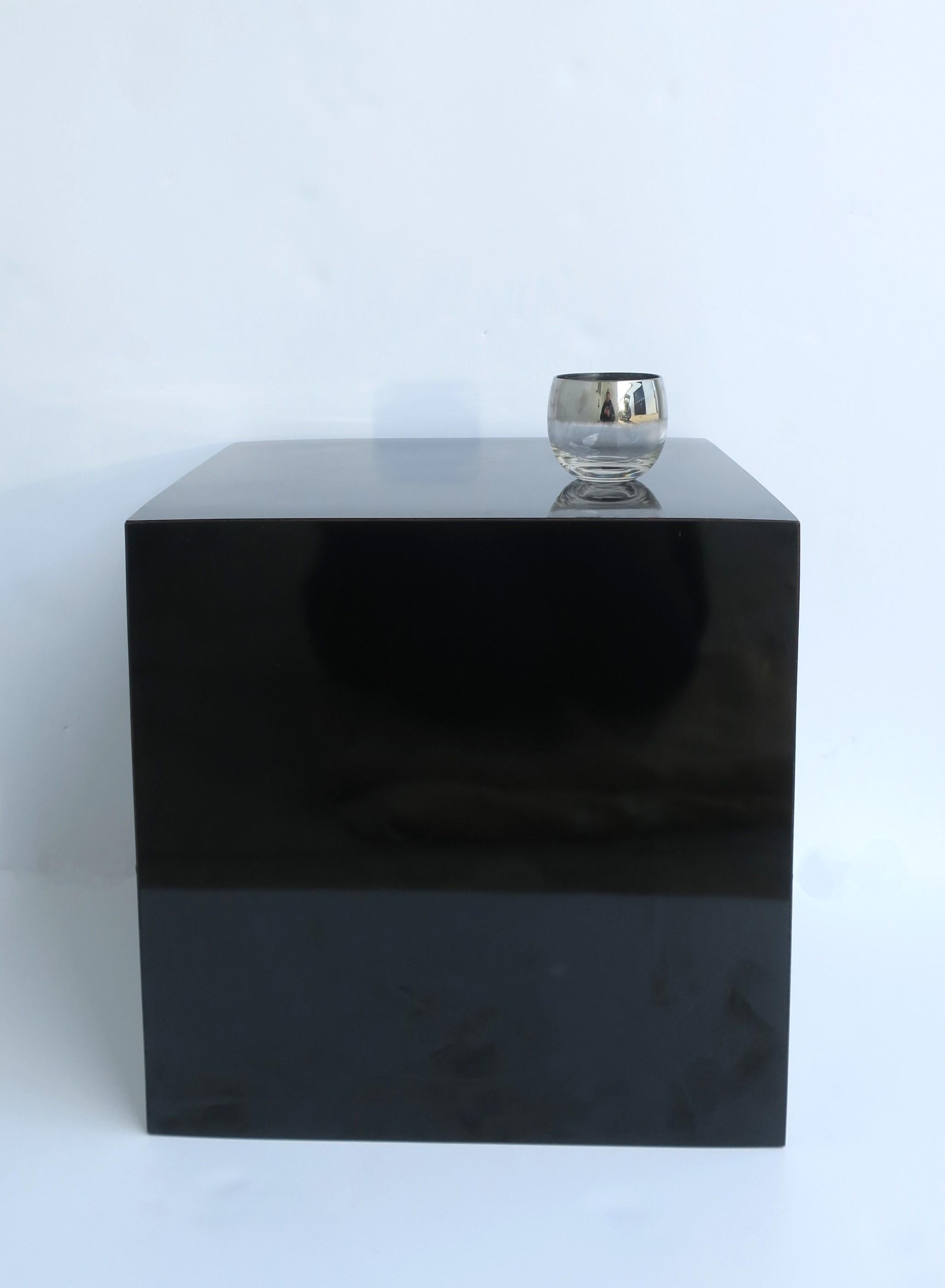 Black Cube Pedestal Table In Good Condition For Sale In New York, NY