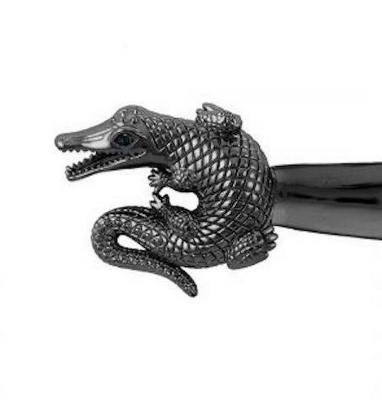 Black Curled Alligator Shoehorn by John Landrum Bryant In New Condition For Sale In New York, NY