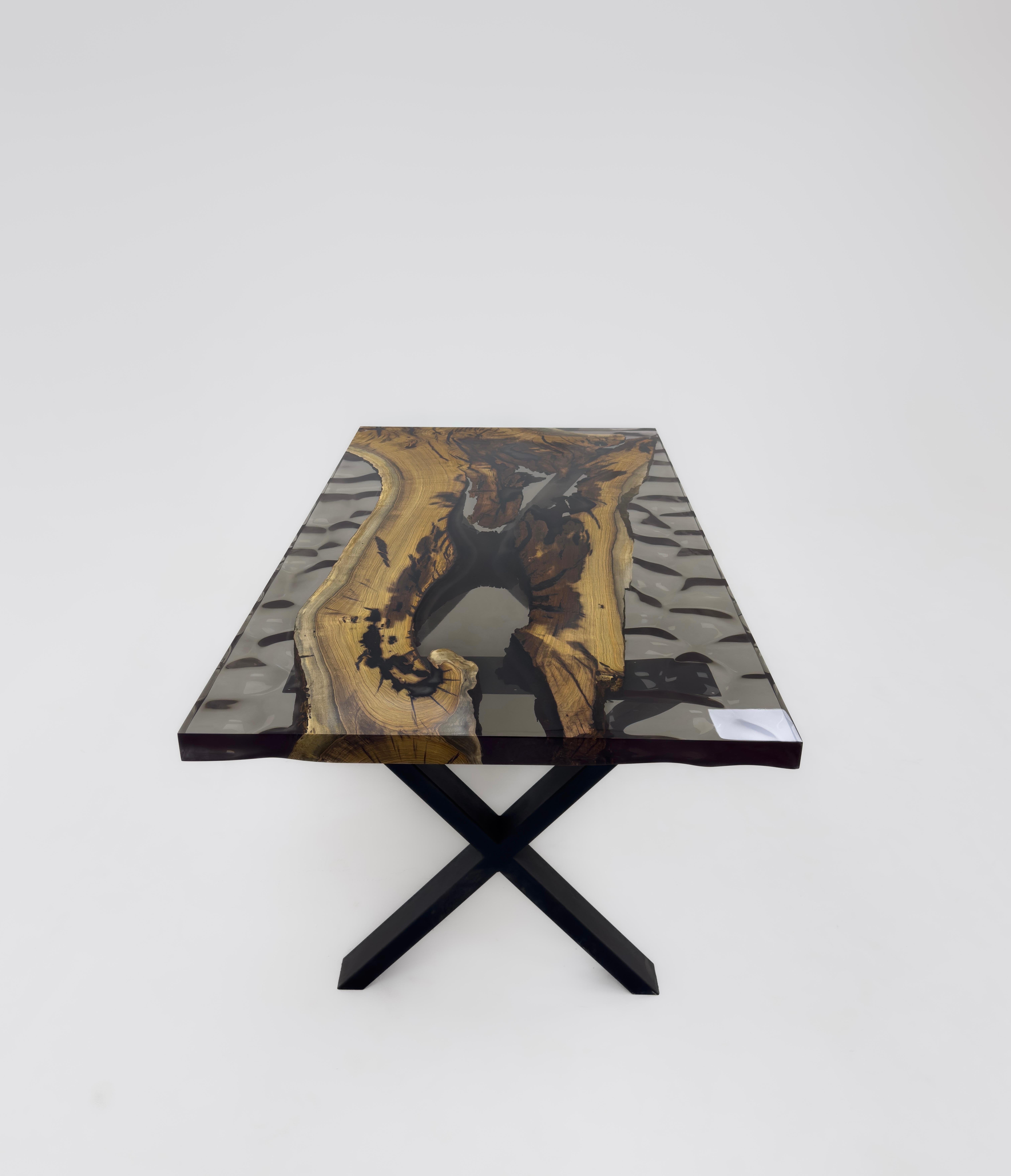 Arts and Crafts Table de salle à manger en bois époxy noir sur mesure  en vente