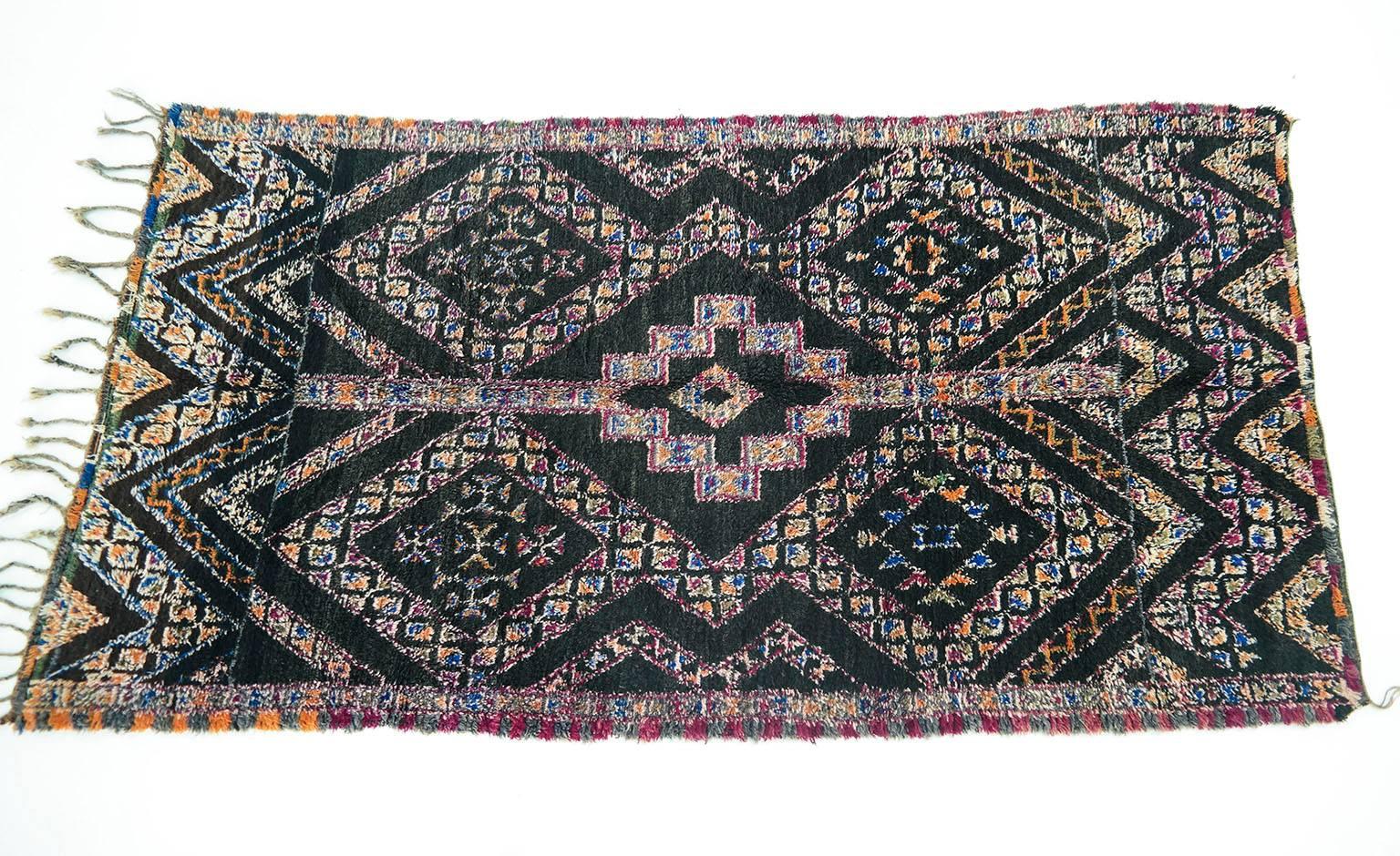 Bohemian Black - dark Brown Vintage Moroccan Rug Beni MGuild For Sale