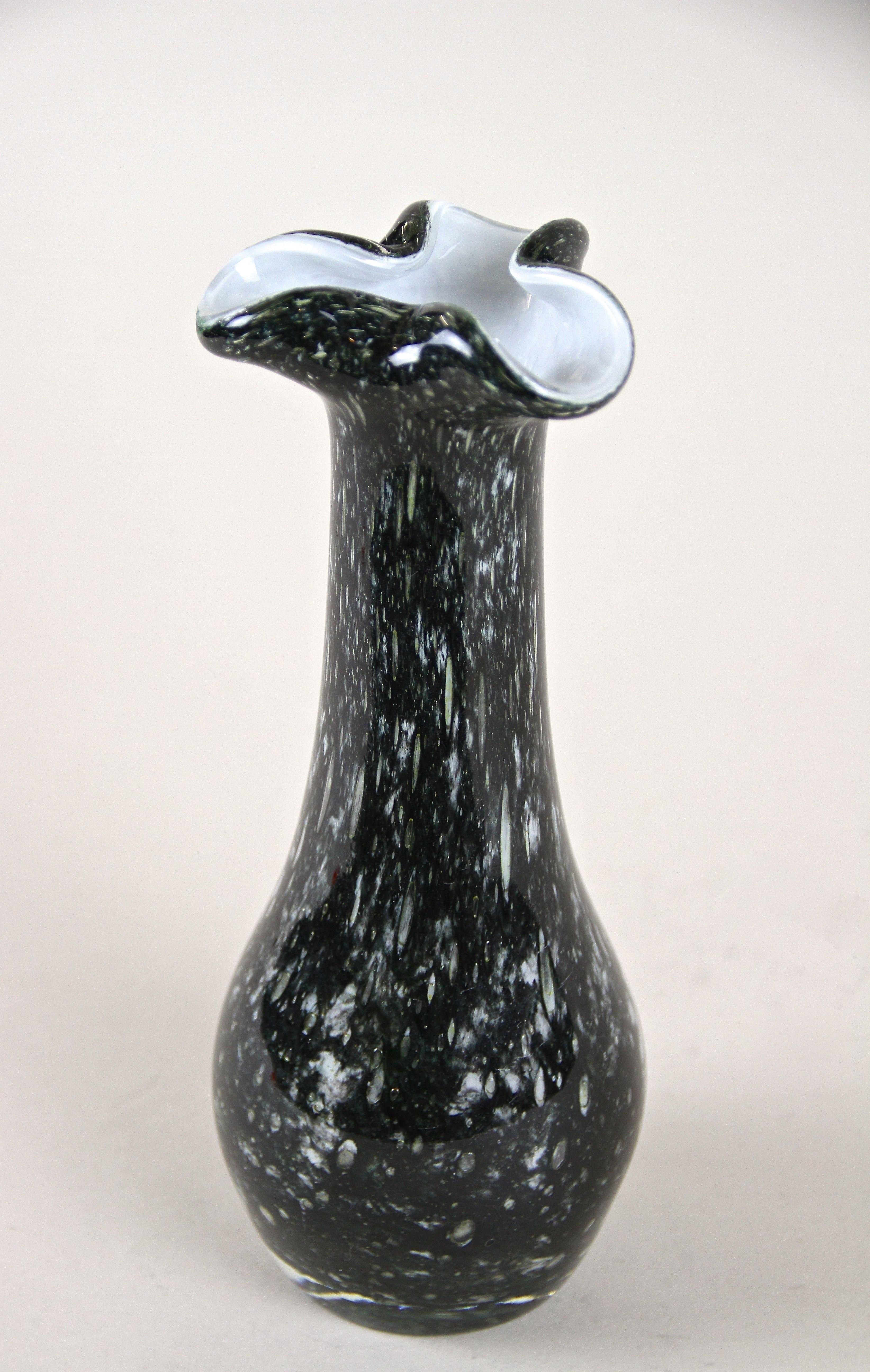 Black/ Dark Green Murano Glass Vase, Italy circa 1970 2