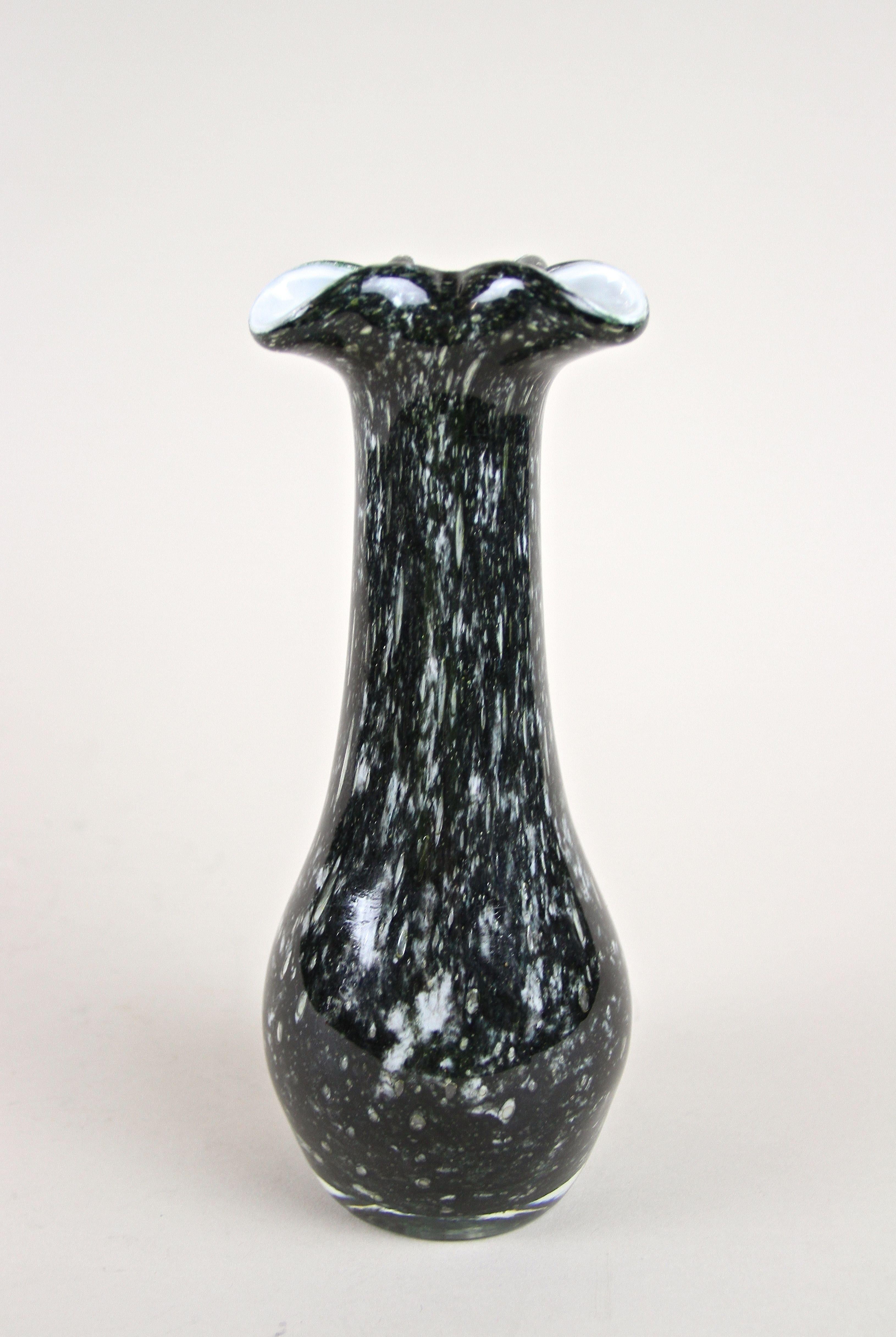 Black/ Dark Green Murano Glass Vase, Italy circa 1970 3
