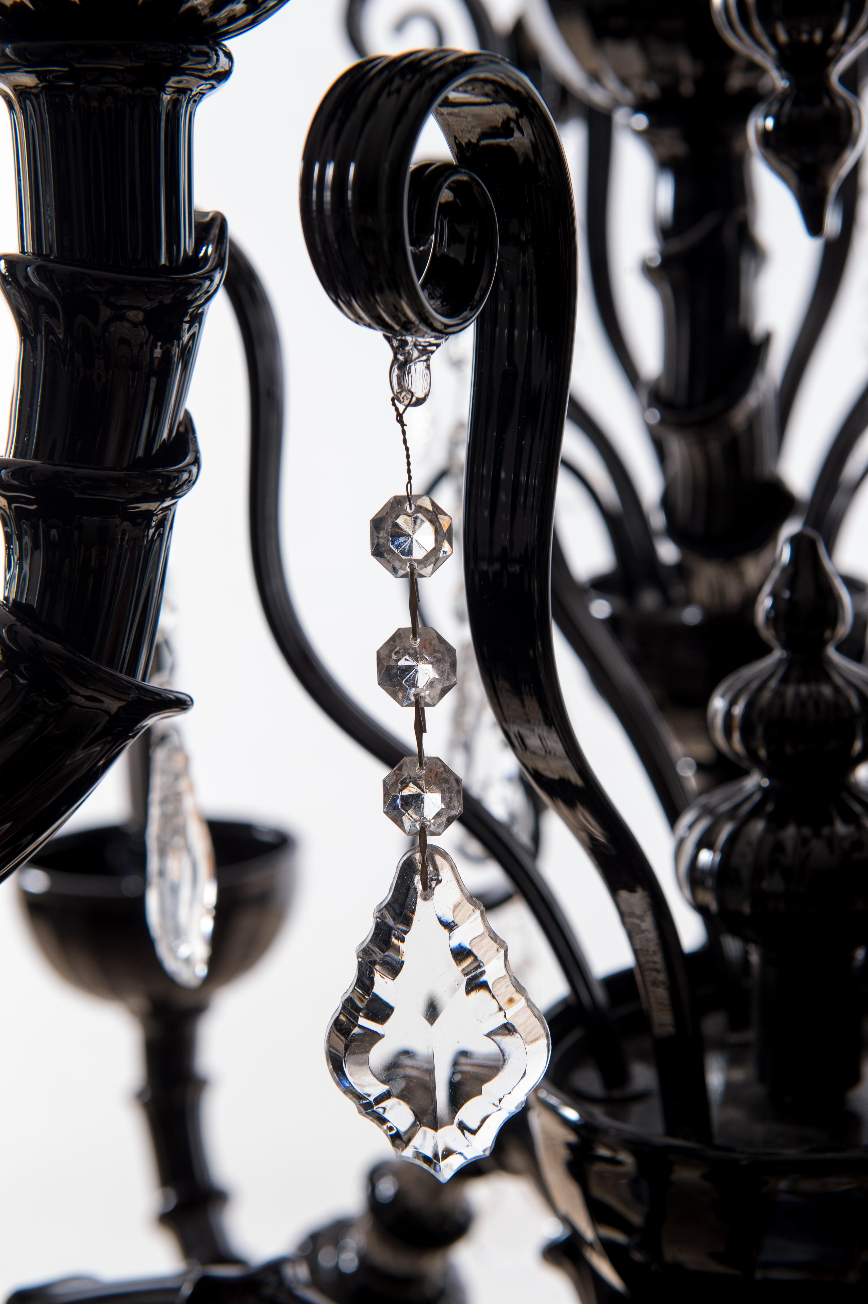 Black Dark Three Pillar Chandelier Handcrafted Murano Glass Contemporary Italy For Sale 3