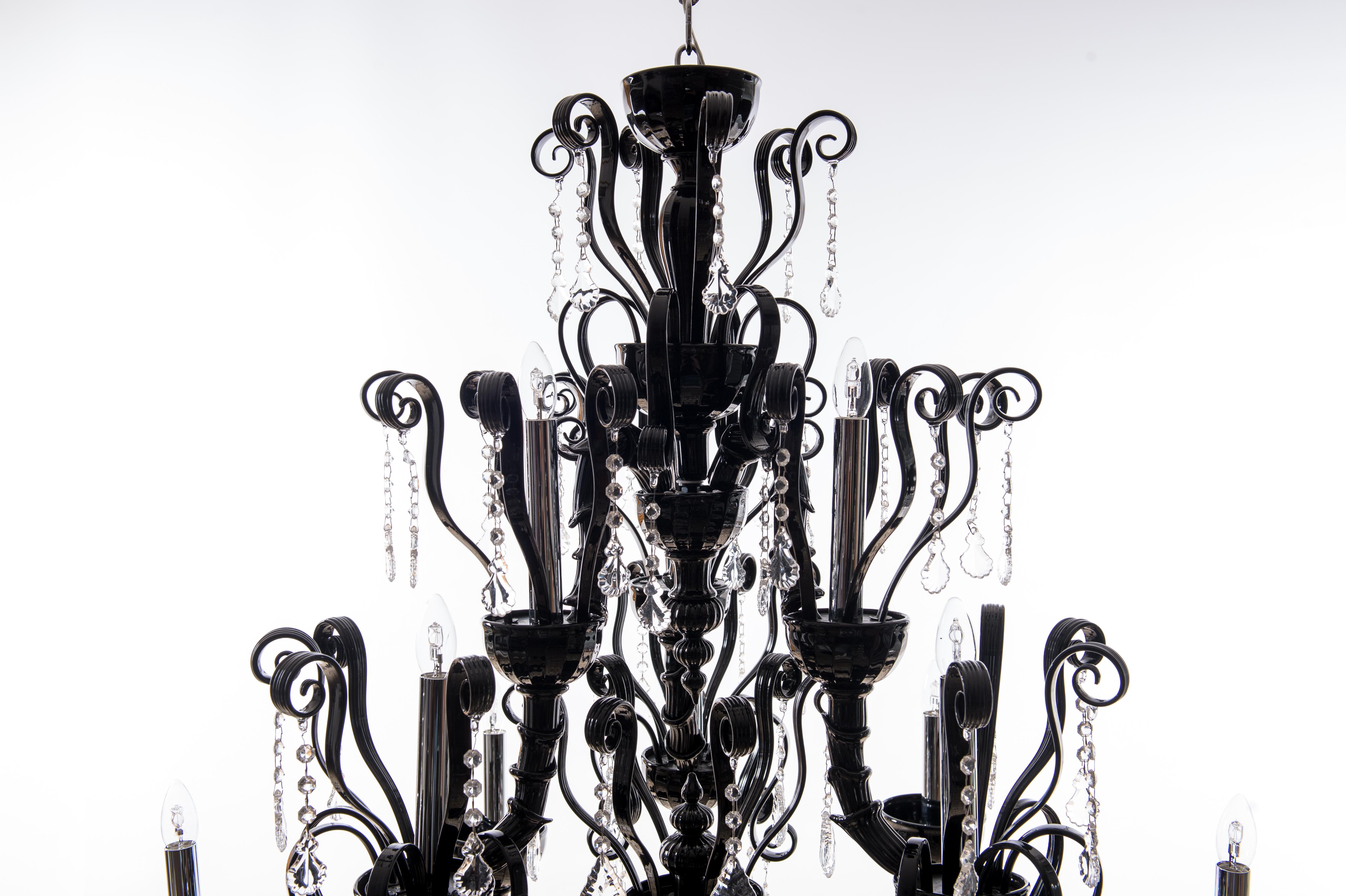 Black Dark Three Pillar Chandelier Handcrafted Murano Glass Contemporary Italy For Sale 4