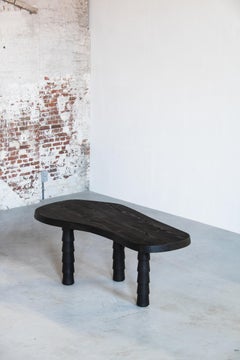 Tavolo dati nero a tre gambe in Oregon di Atelier A Thomas Serruys
