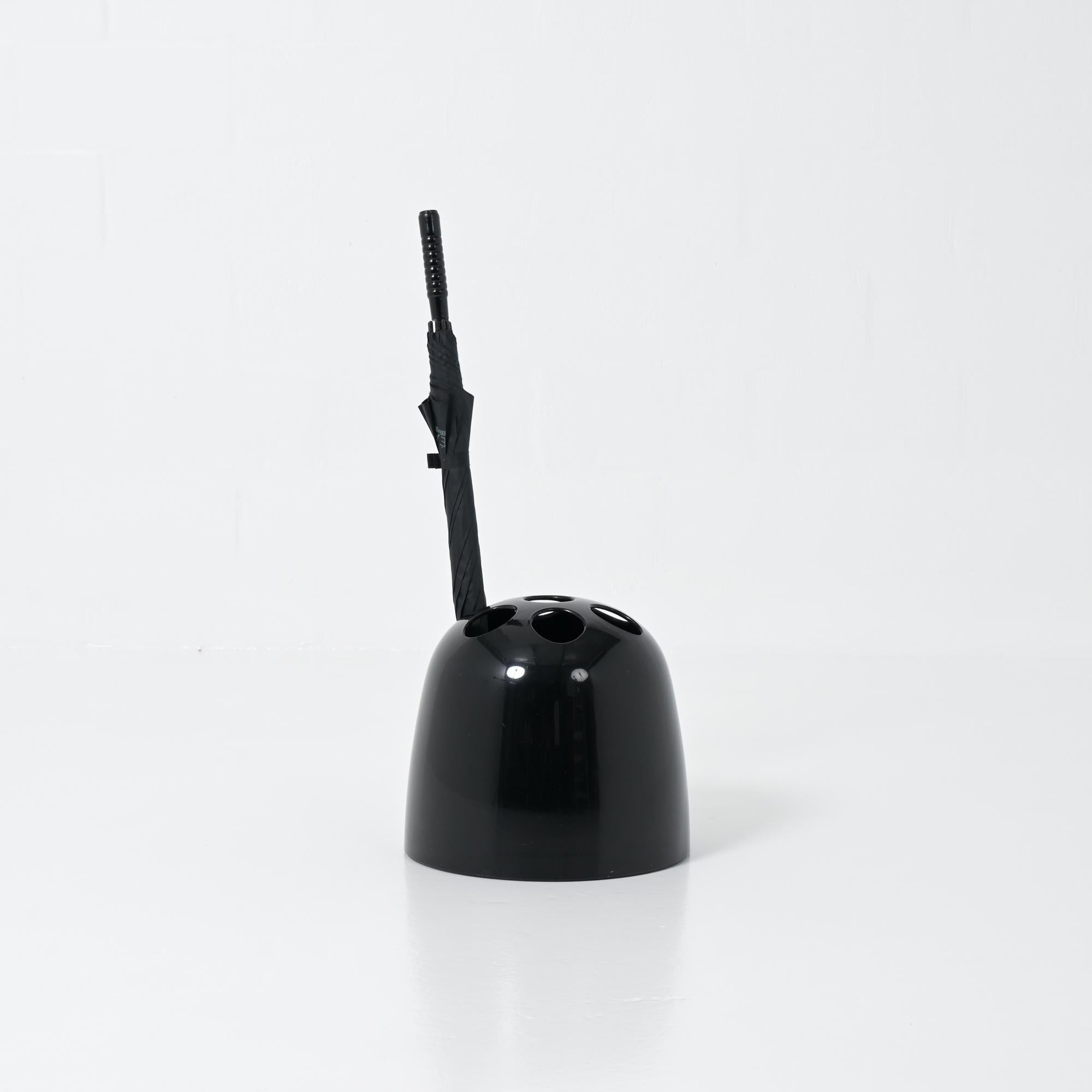 Black Dedalo Umbrella Stand by Artemide im Zustand „Gut“ im Angebot in Vlimmeren, BE