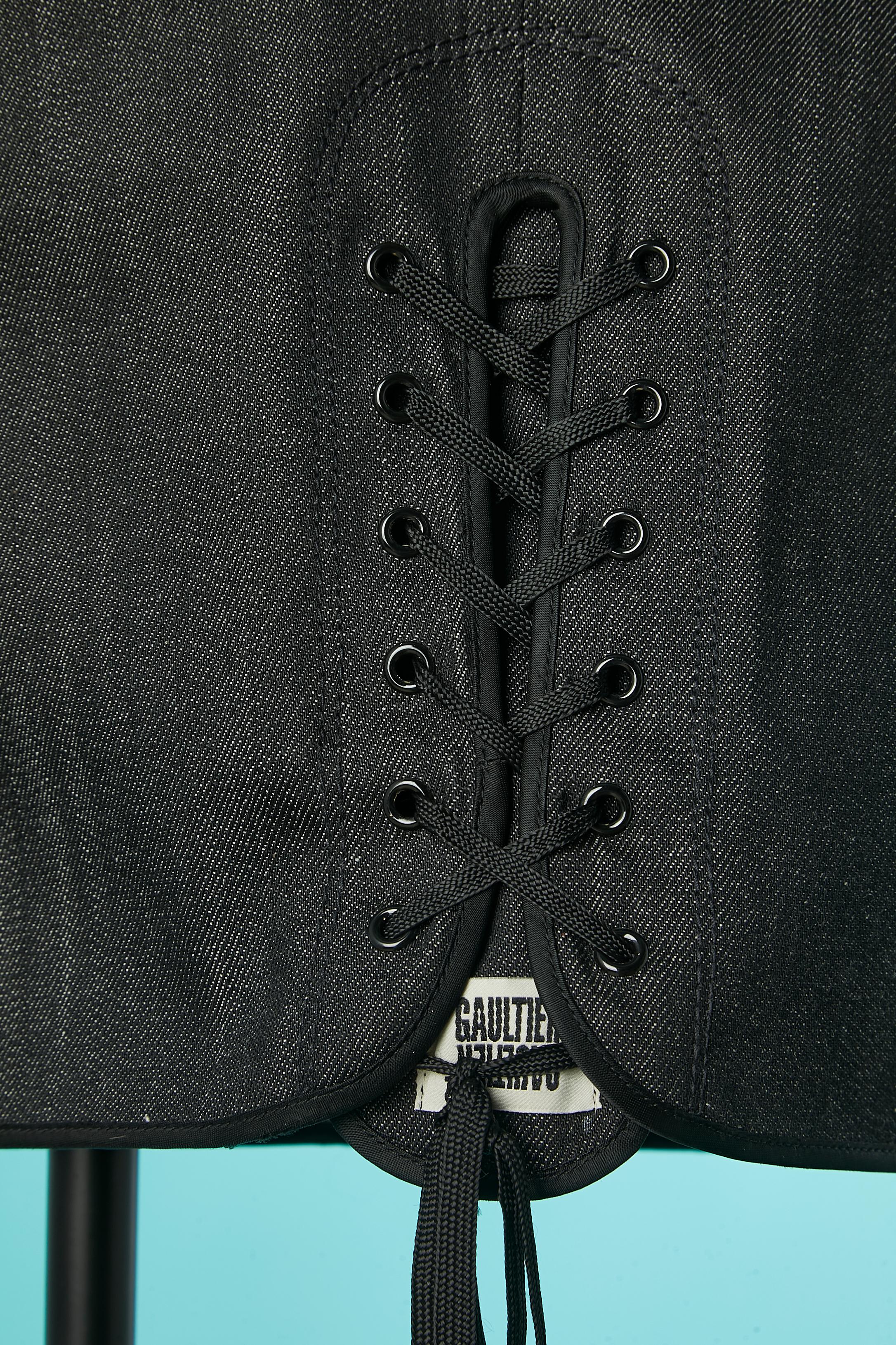 Jupe en denim noir avec laçage dans le bas du dos Gaultier 2 Pour femmes en vente