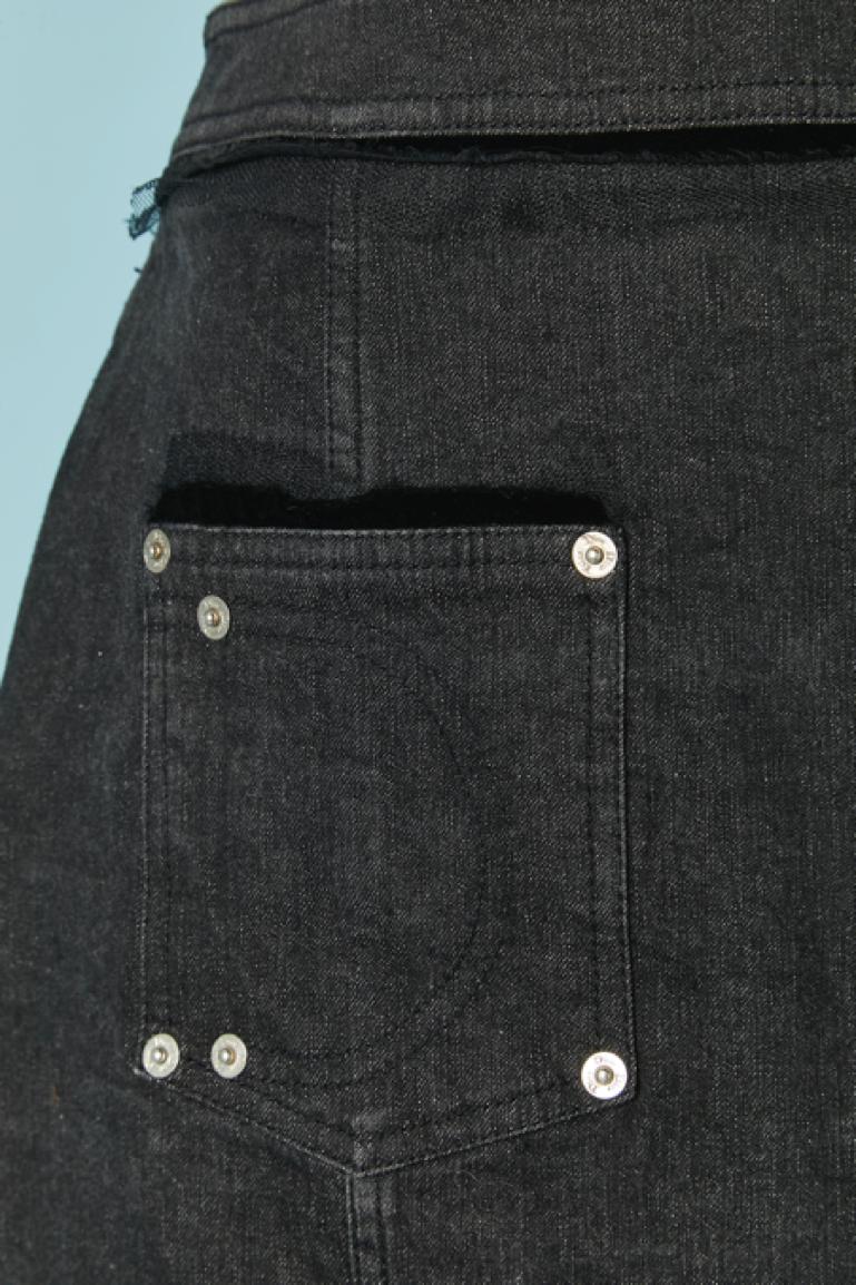 Black denim skirt with velvet roses appliqué Christian Dior In Excellent Condition For Sale In Saint-Ouen-Sur-Seine, FR