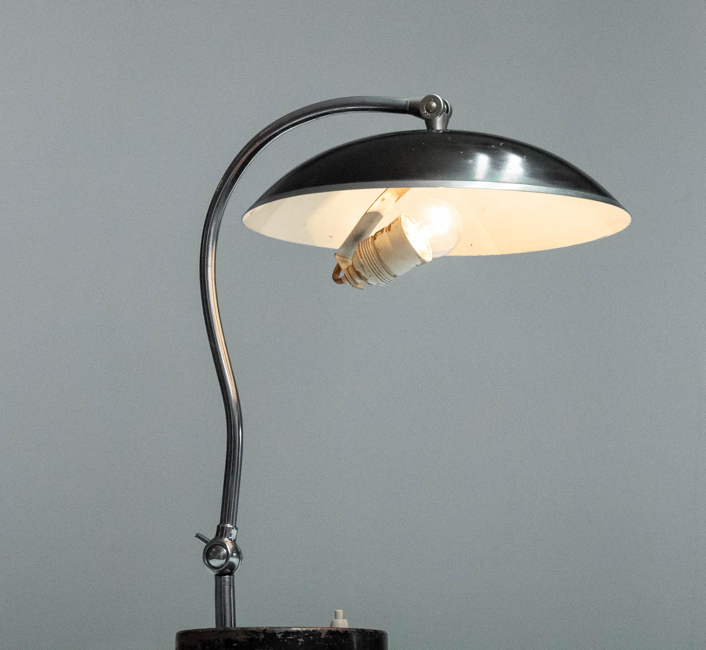 Black Desk / Table Lamp by Boréns Model 528 Simular to Svenskt Tenn 8528, 1930s In Good Condition For Sale In Silvolde, Gelderland