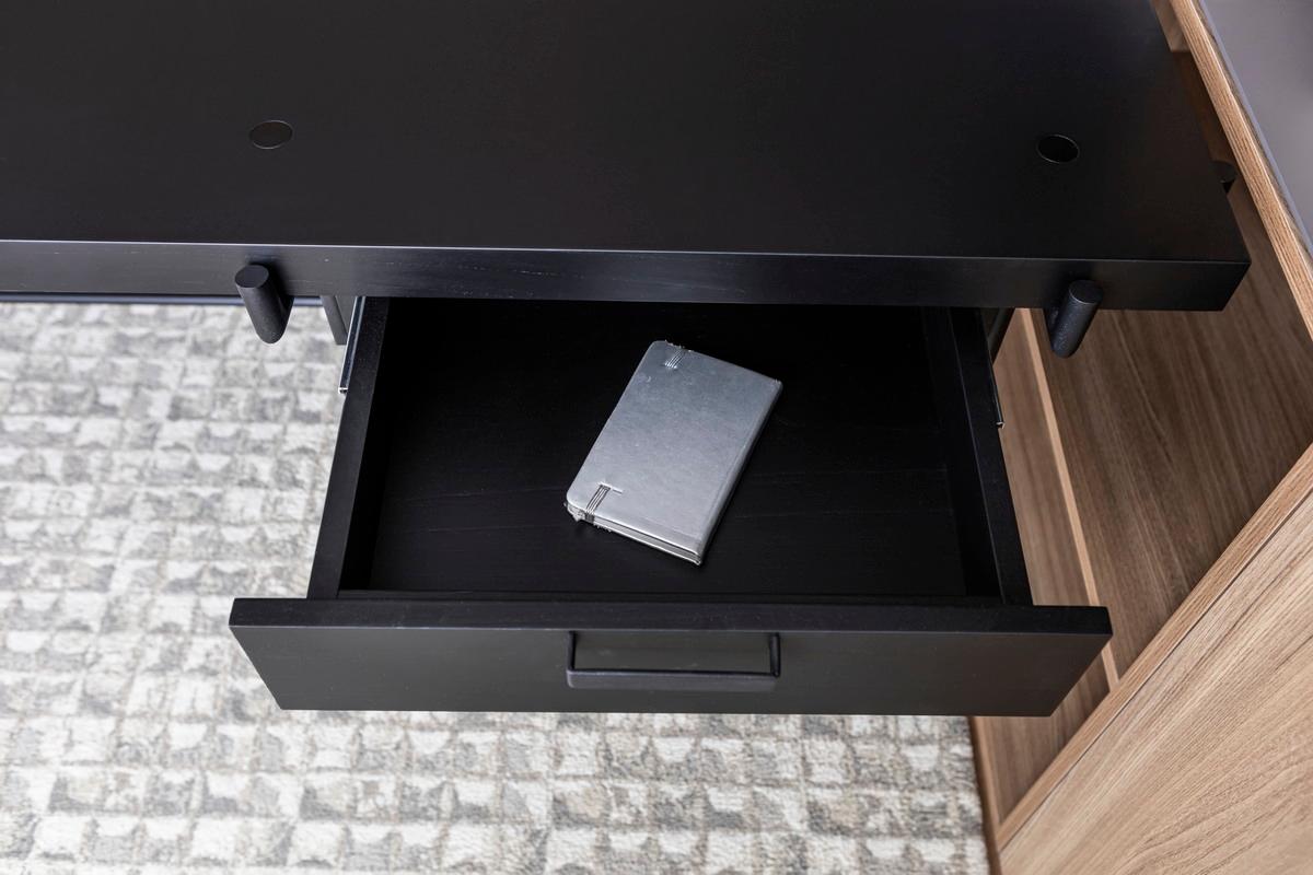 Bureau noir avec tiroir, pieds en bois et métal, style brésilien Modernity en vente 7