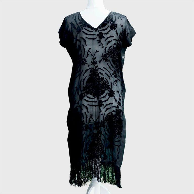 Black Devoré Silk Side Slit Flapper Dress with Flower Print and Fringe Hem For Sale 3