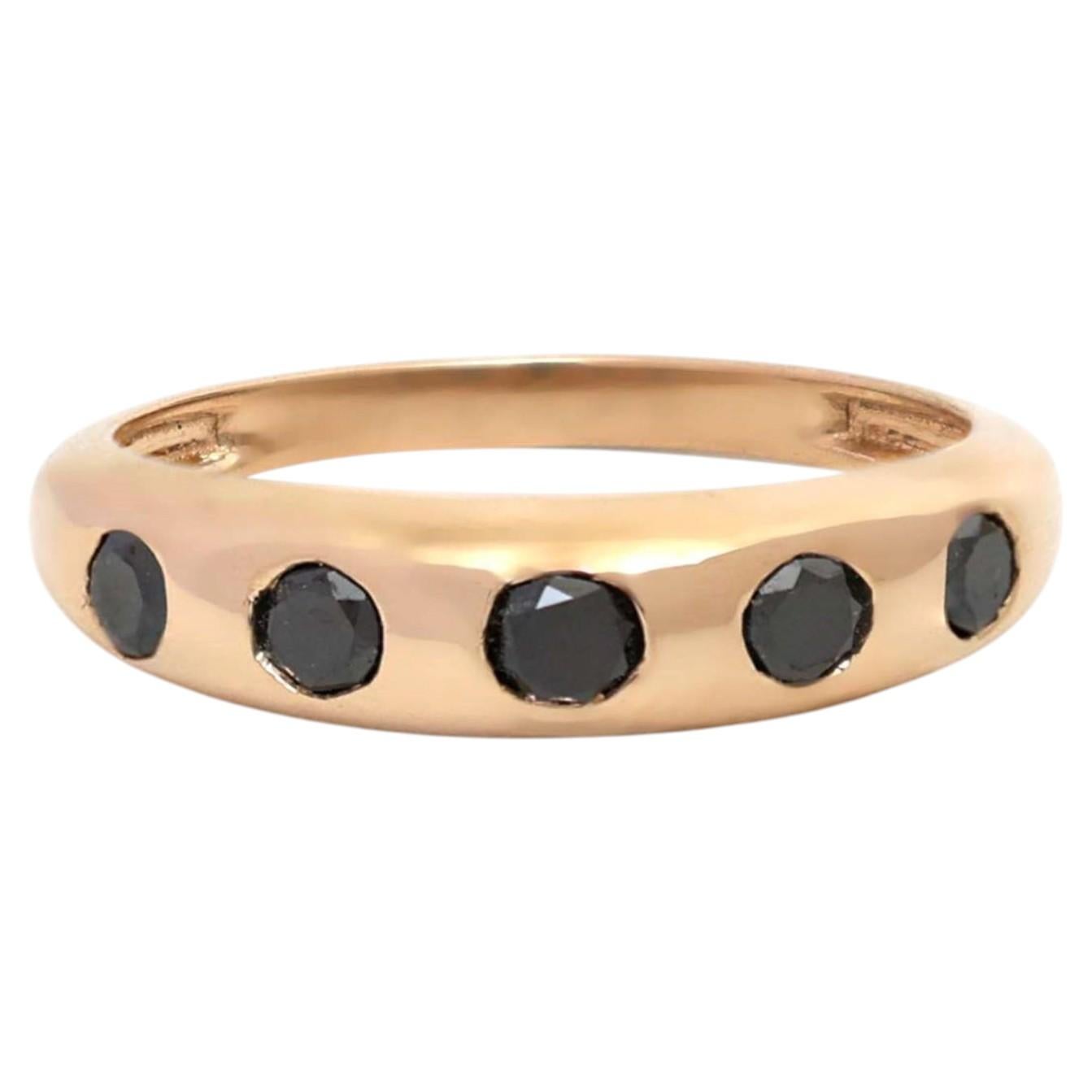 Im Angebot: Ring mit 0,70 Karat schwarzem Diamanten und 14-karätigem Roségold-Band ()