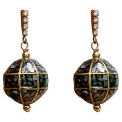 Black Diamond 18-Karat-Ohrringe „Paradizia“ mit 16-mm-Kugel und Diamanten, E3496
