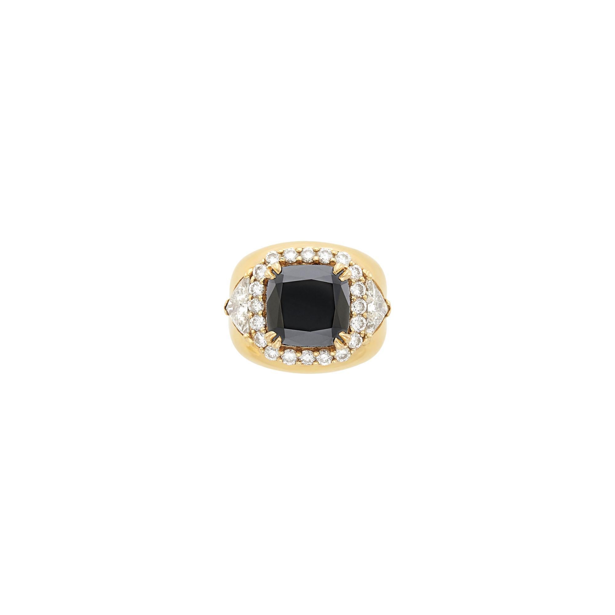 Black Diamond 18K Gold Trillion-Cut Diamond Ring In Excellent Condition For Sale In New York, NY