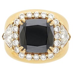 Schwarzer Diamantring aus 18 Karat Gold mit Trillionenschliff-Diamant