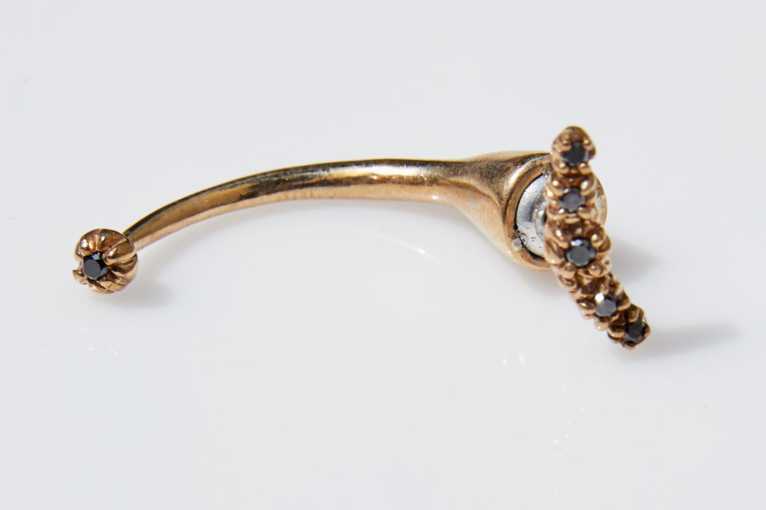 Taille brillant J Dauphin, boucles d'oreilles en or et diamants noirs perçant une seule boucle d'oreille en vente