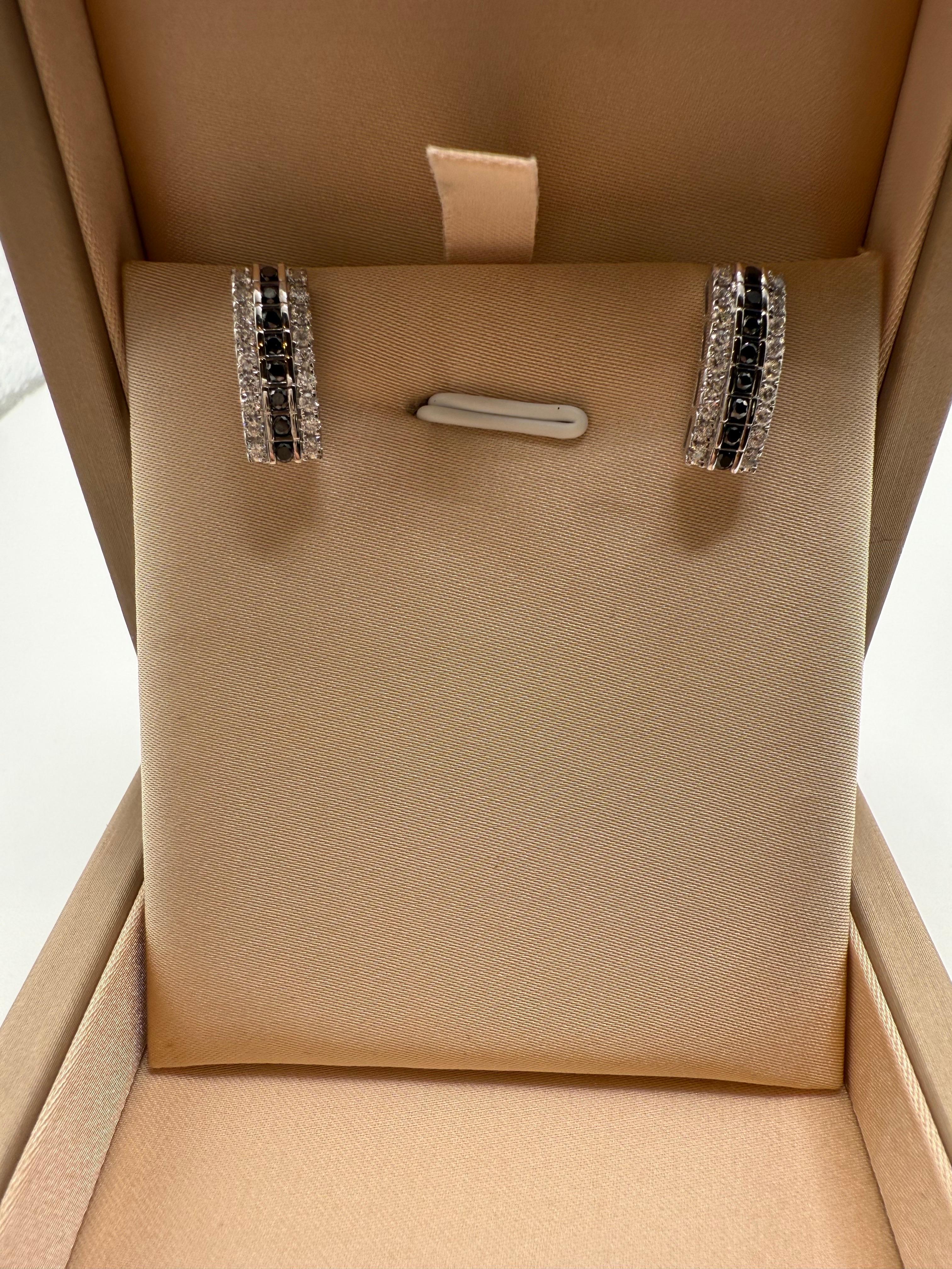 Boucles d'oreilles diamant noir dos vissé or blanc 14KT modernity design Neuf - En vente à Boca Raton, FL