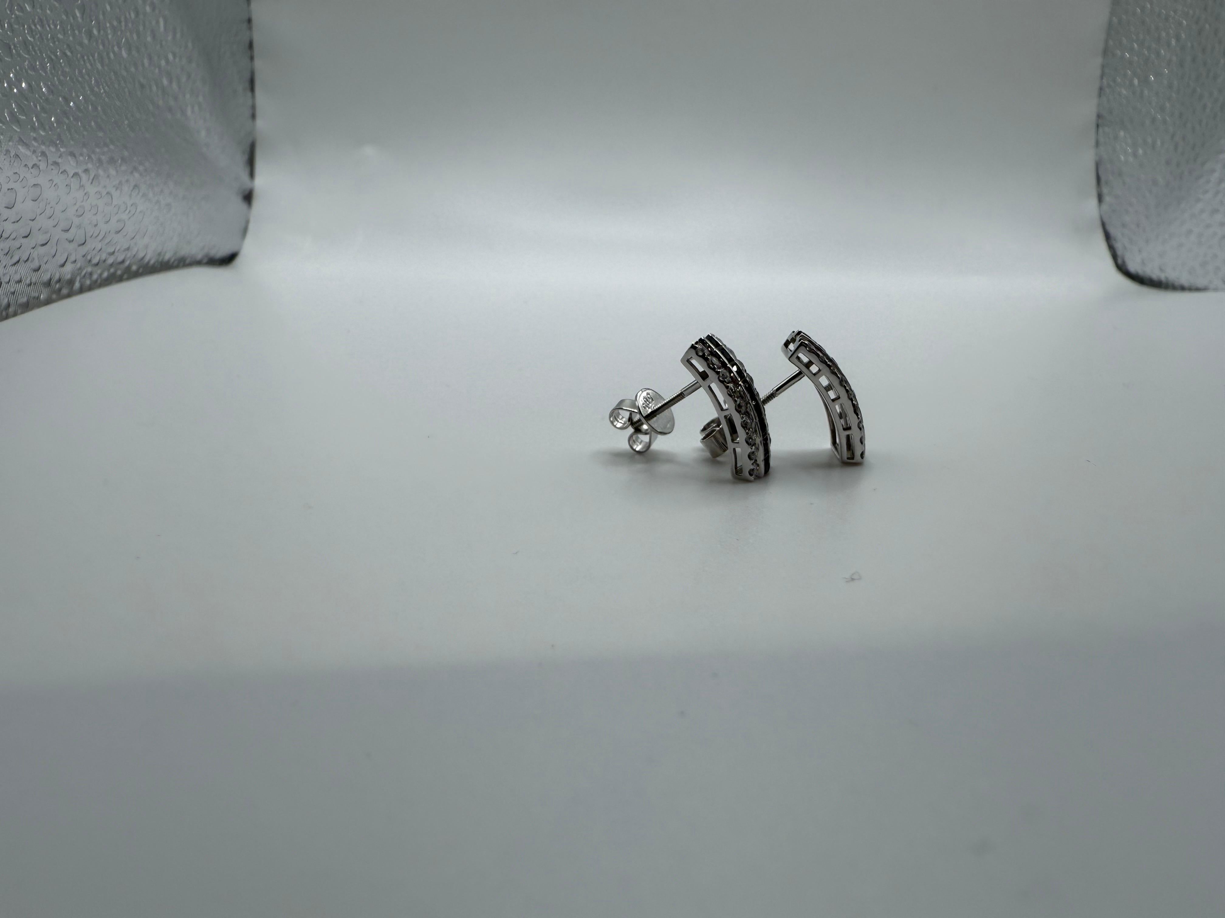 Boucles d'oreilles diamant noir dos vissé or blanc 14KT modernity design Unisexe en vente