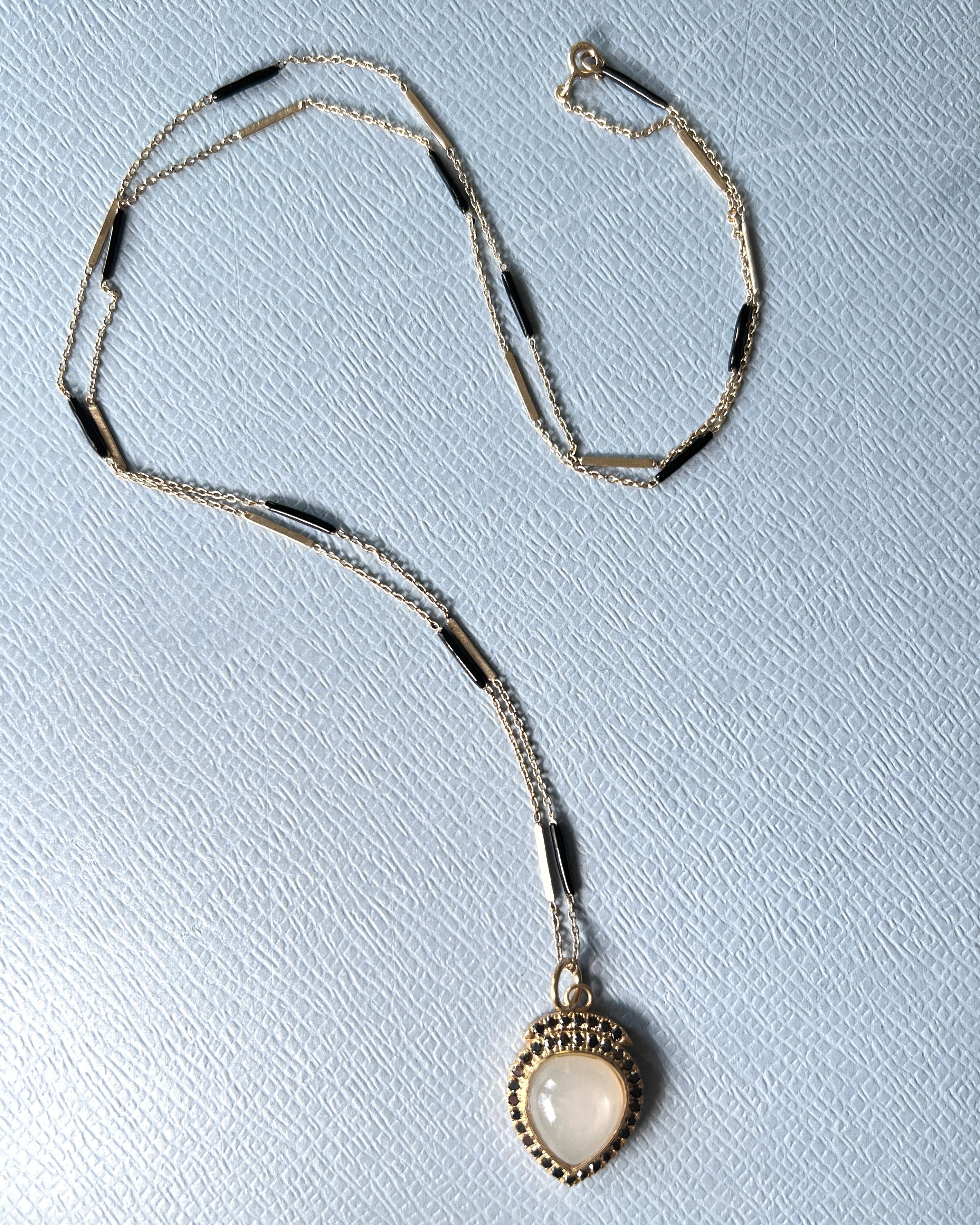 Collana con cuore di diamanti neri Pietra di luna in vendita 10