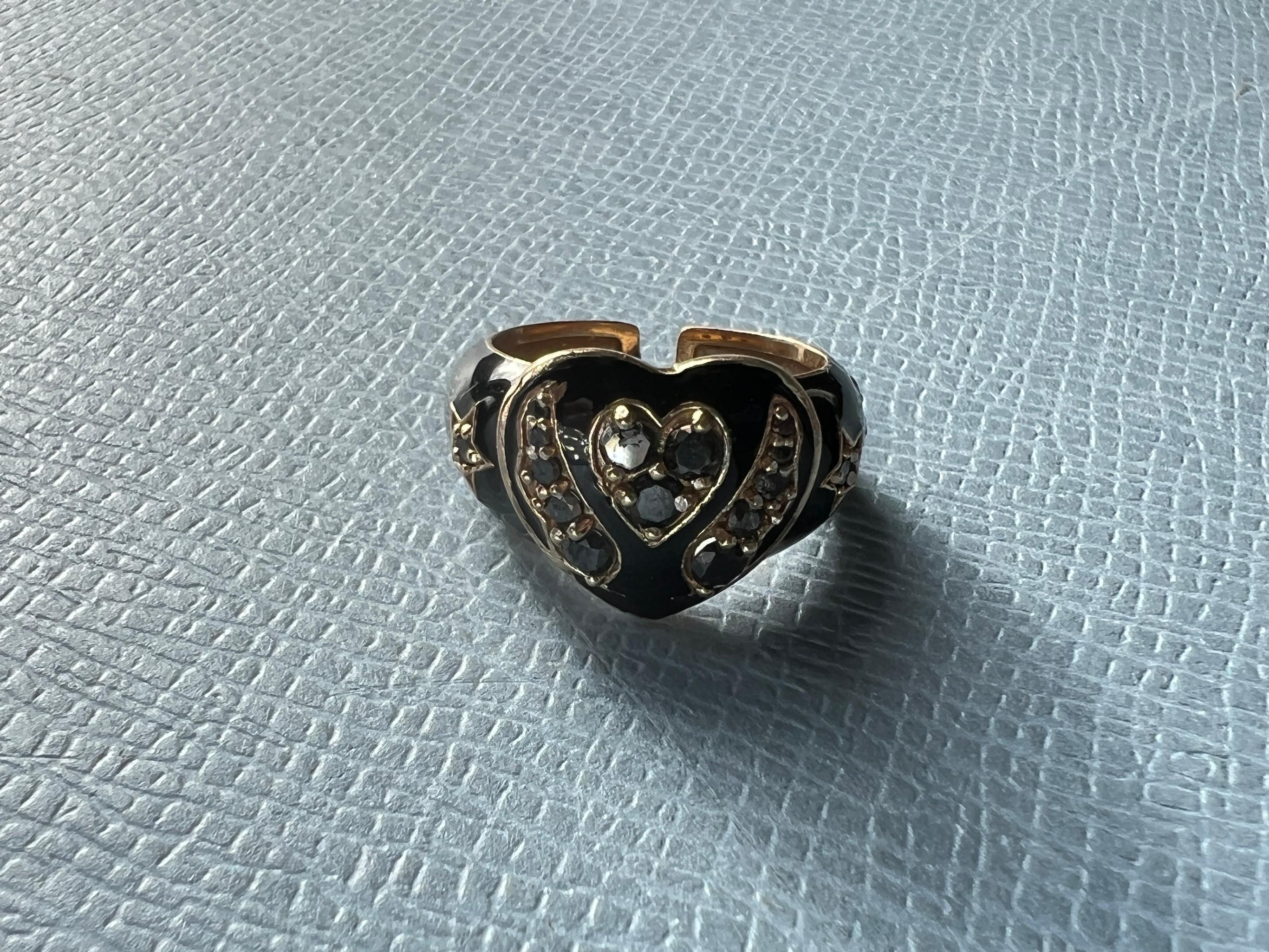 Single Cut Black Diamond Heart Ring Black Enamel For Sale