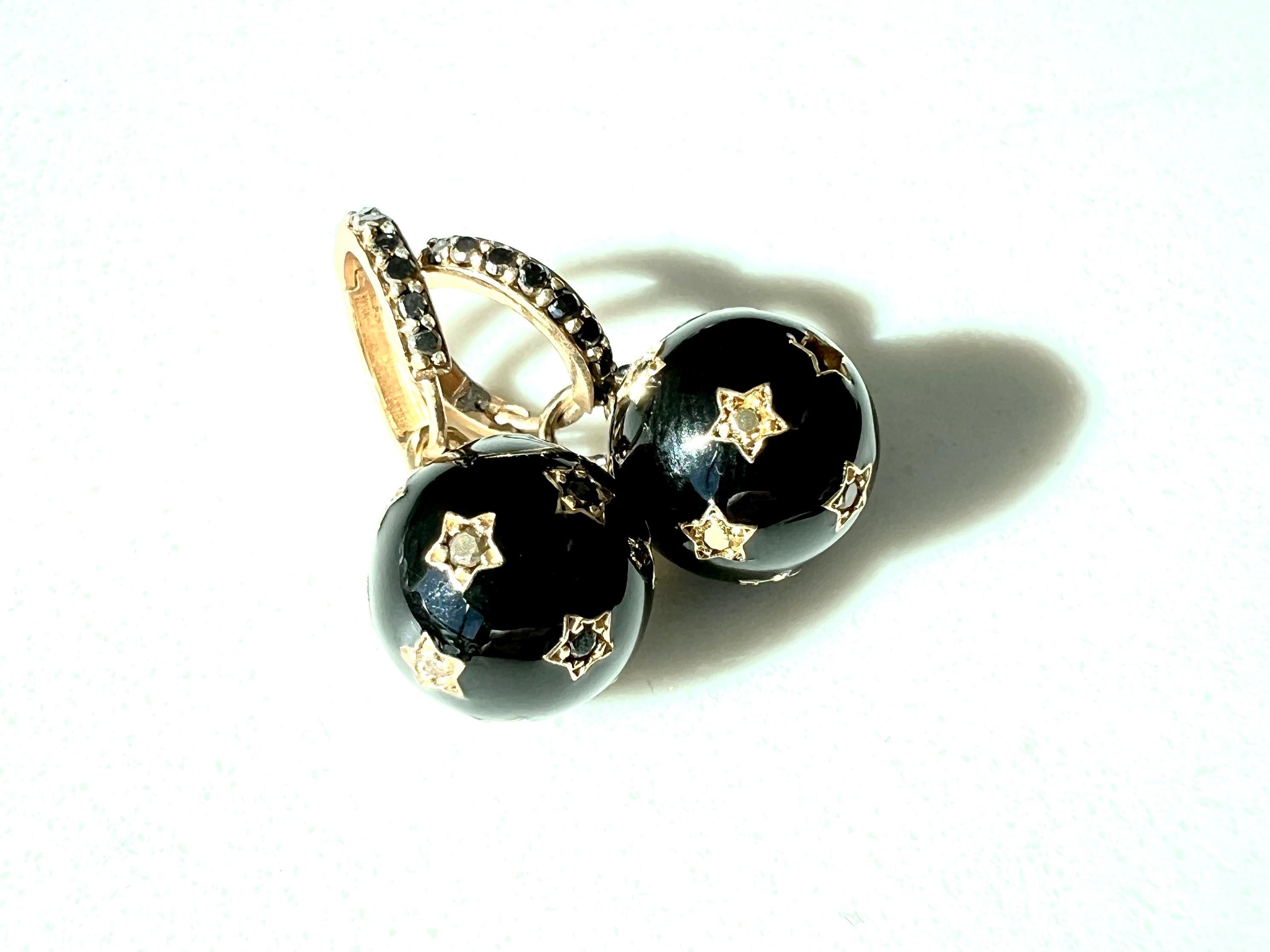 Boucles d'oreilles pendantes en diamant noir Émail Star Ball and Ball, diamant blanc en vente 4