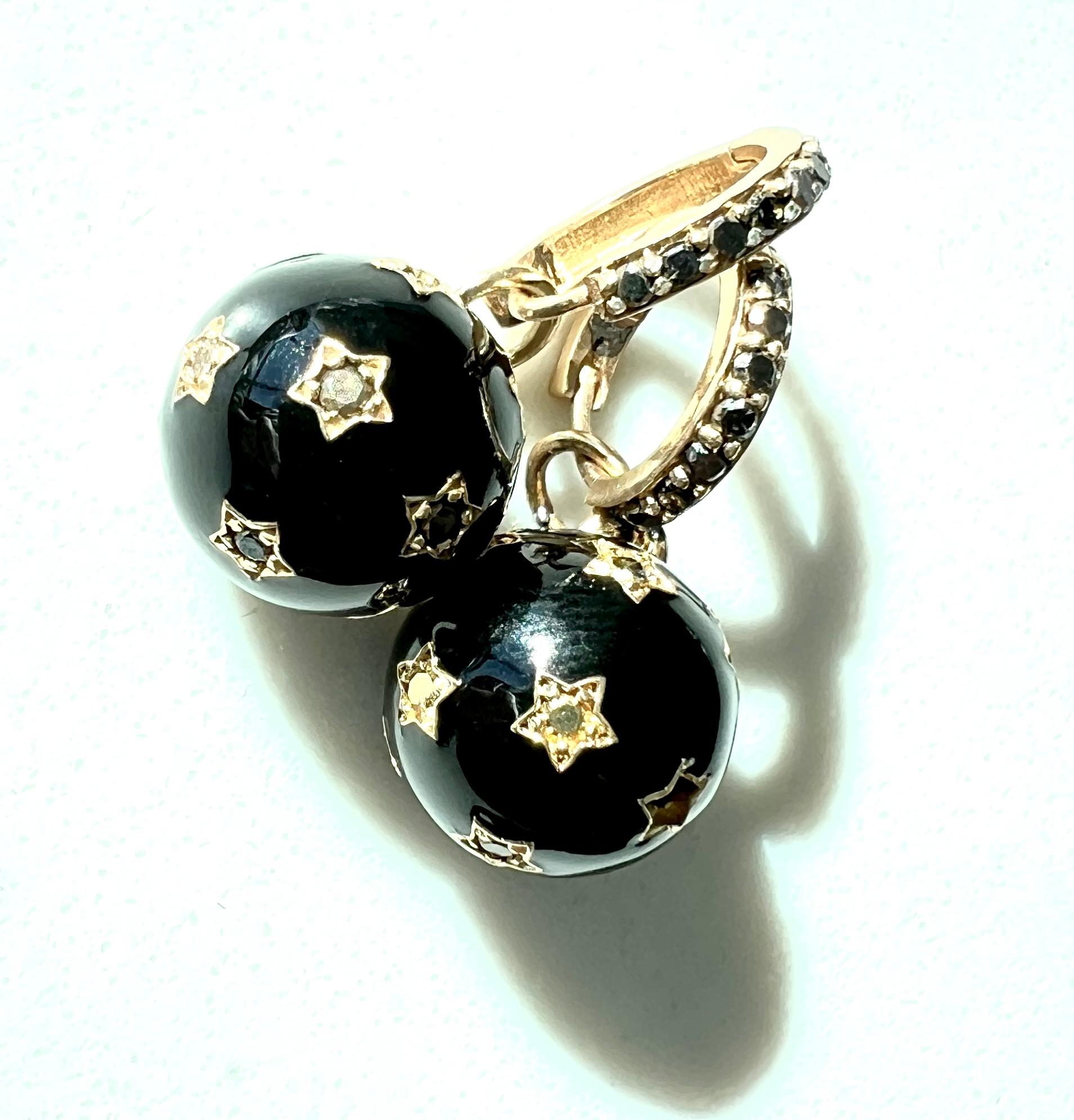 Boucles d'oreilles pendantes en diamant noir Émail Star Ball and Ball, diamant blanc en vente 3