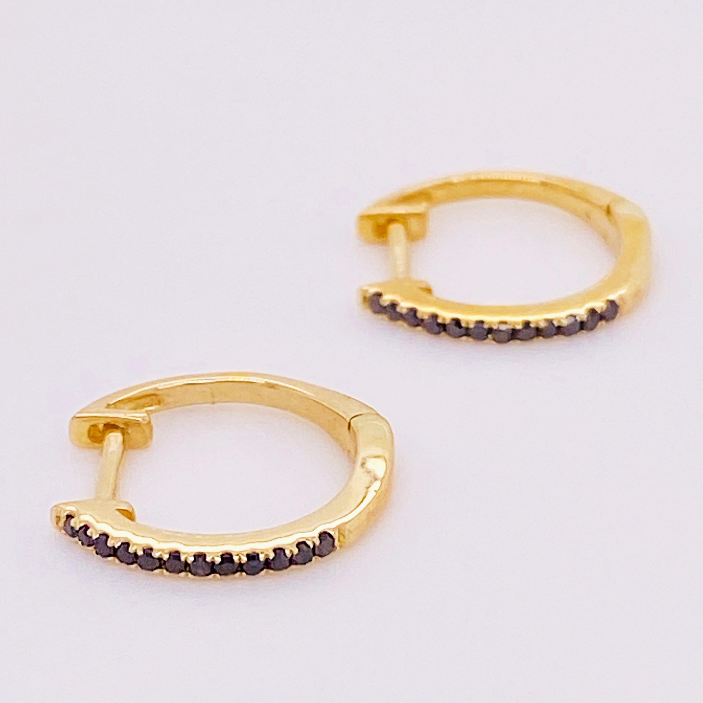 Schwarzer Diamant Huggies Ohrringe 14 Karat Gold Mini Creolen Diamant-Ohrring-Set (Moderne) im Angebot