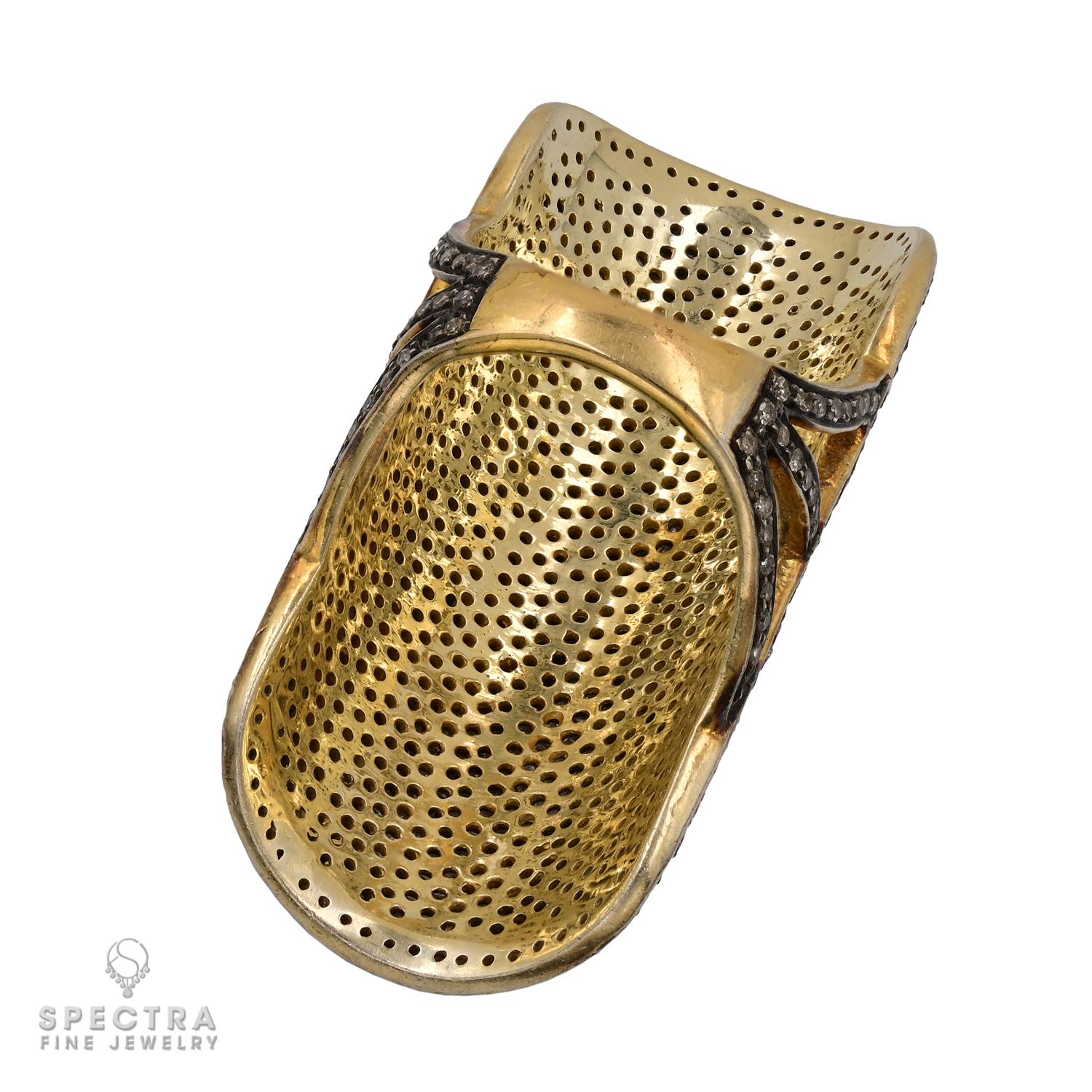 Taille mixte Bague dôme cocktail pavée de diamants noirs en or jaune 18k en vente