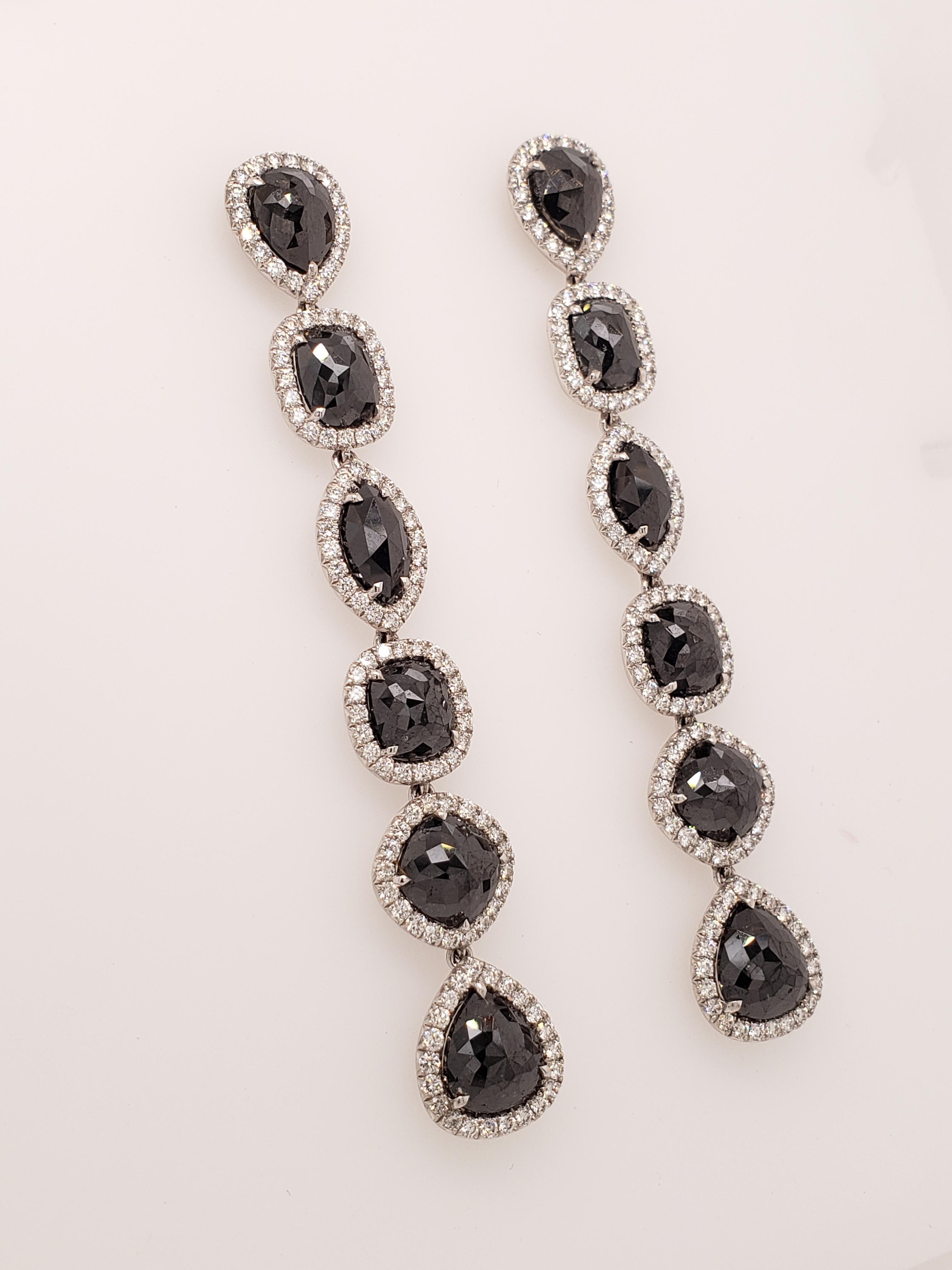 Black Diamond Pavé Dangling Earrings In Excellent Condition For Sale In New York, NY