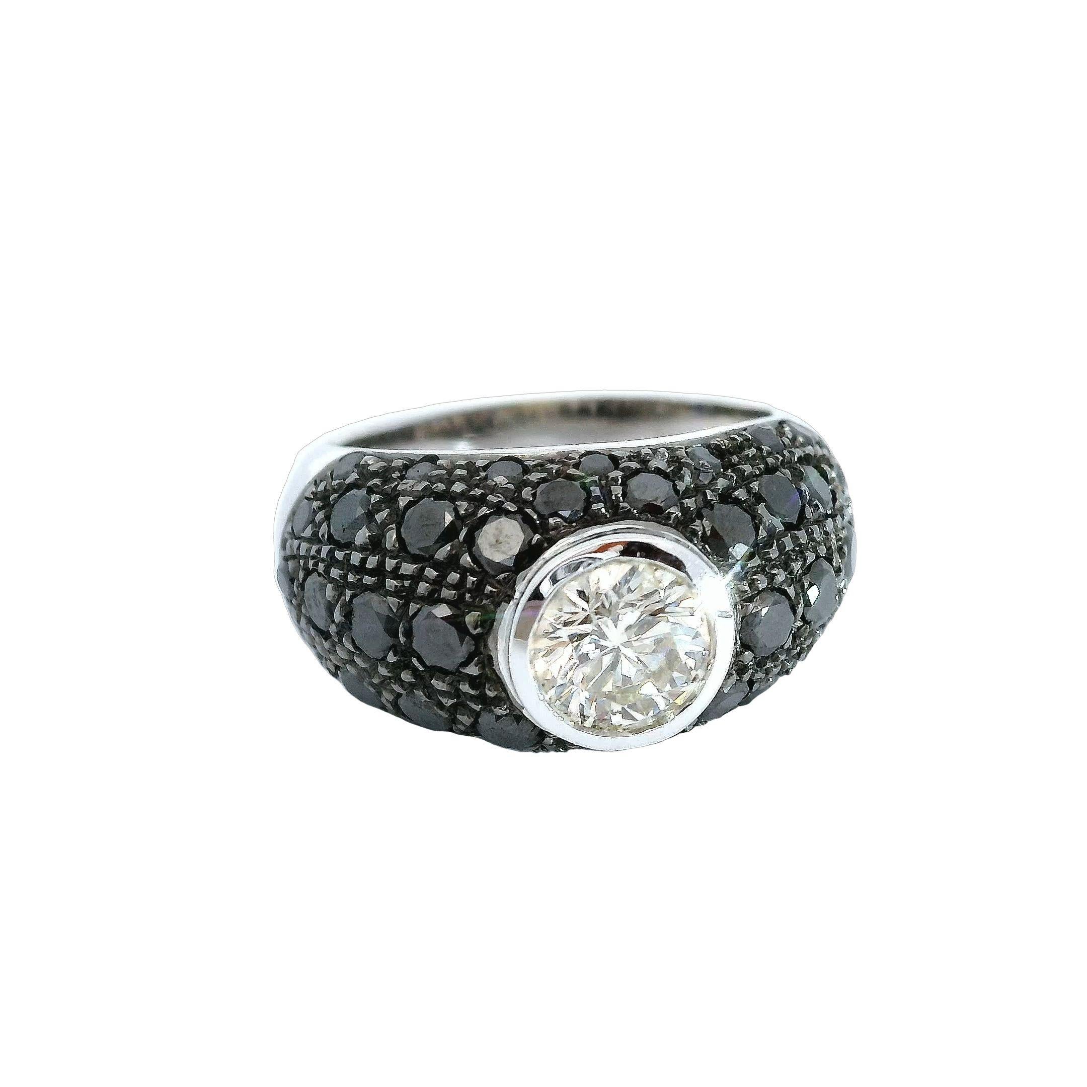 Round Cut Black Diamond Pavé Ring with 0.65 carat White Diamond Center For Sale