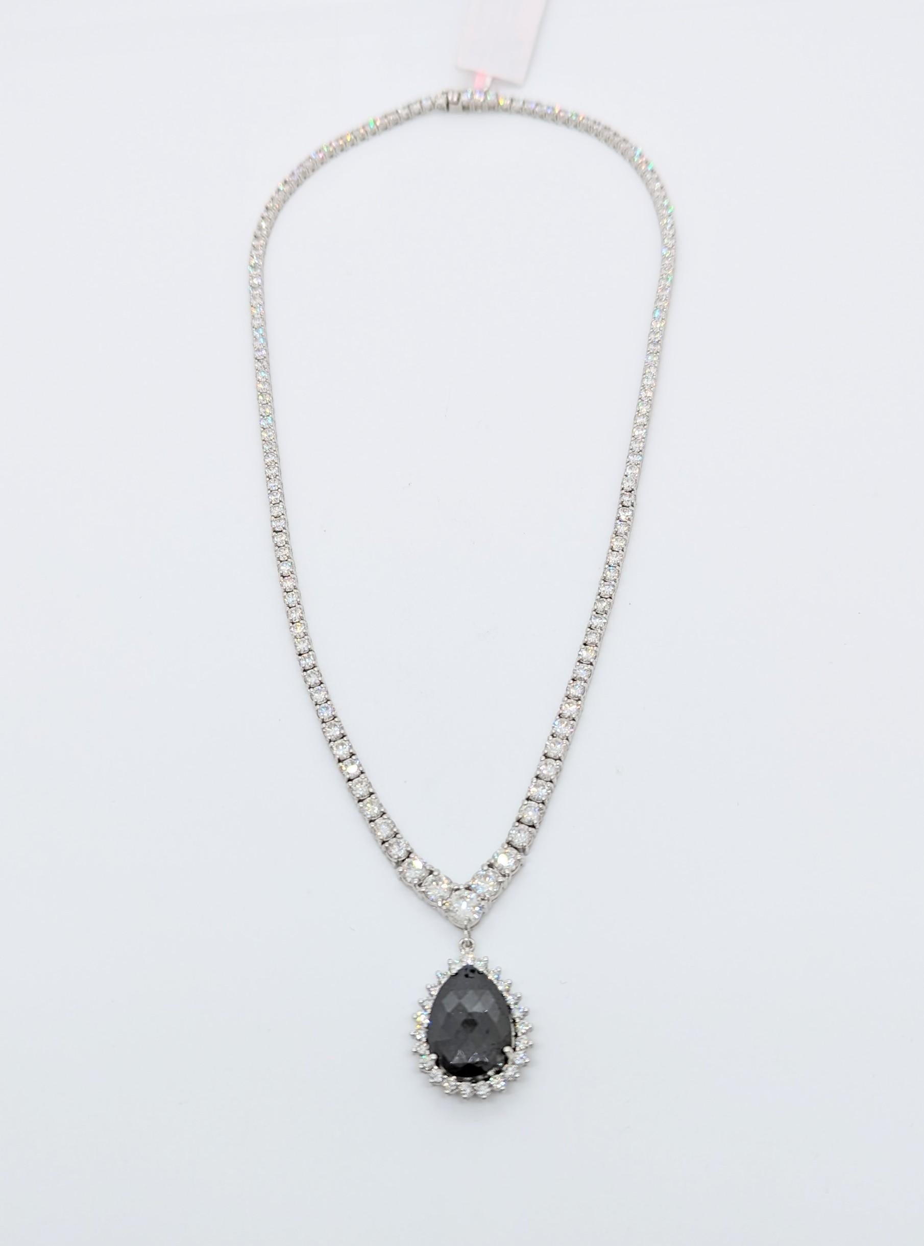 Black Diamond Pear and White Diamond Round Necklace in 14K White Gold In New Condition For Sale In Los Angeles, CA