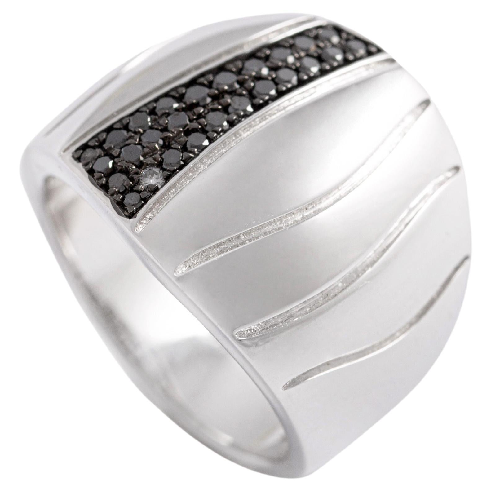 Bague en diamant noir en vente